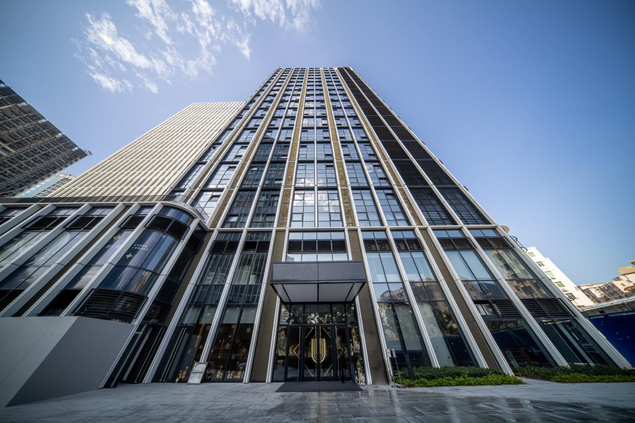 BORUISI Executive Apartment
