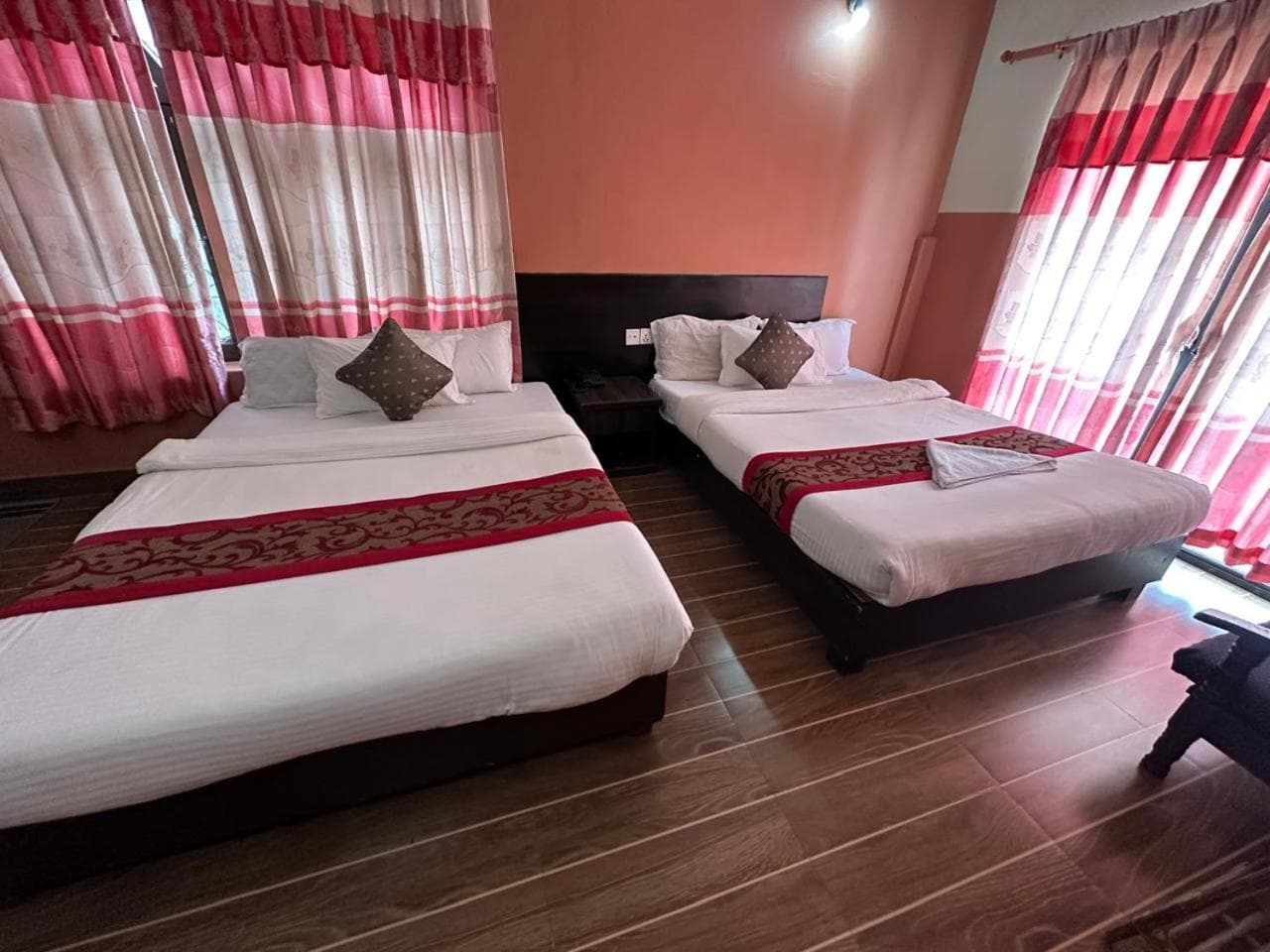 Hotel Bardan photo 2