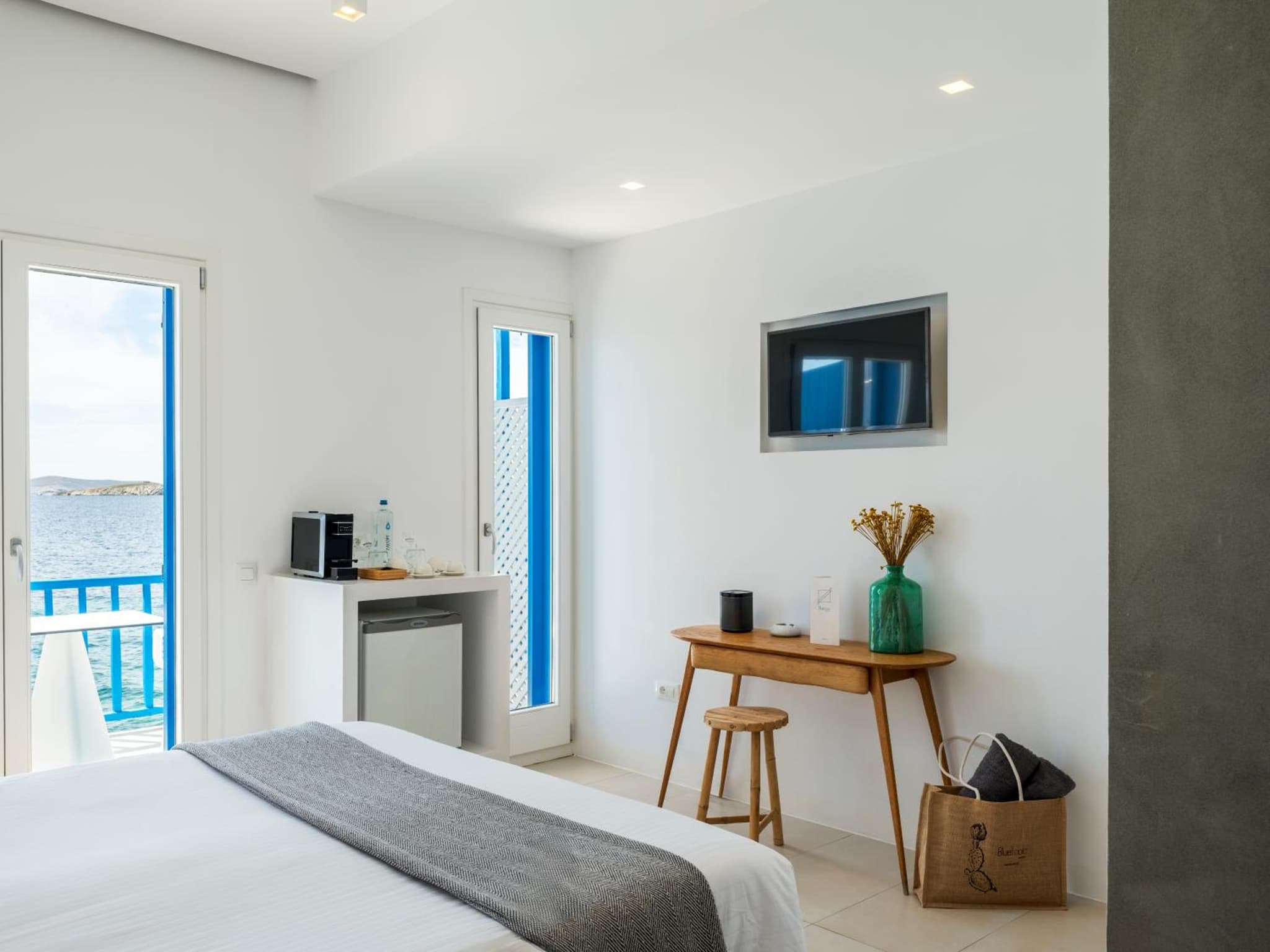 Bluetopia Suites photo 2