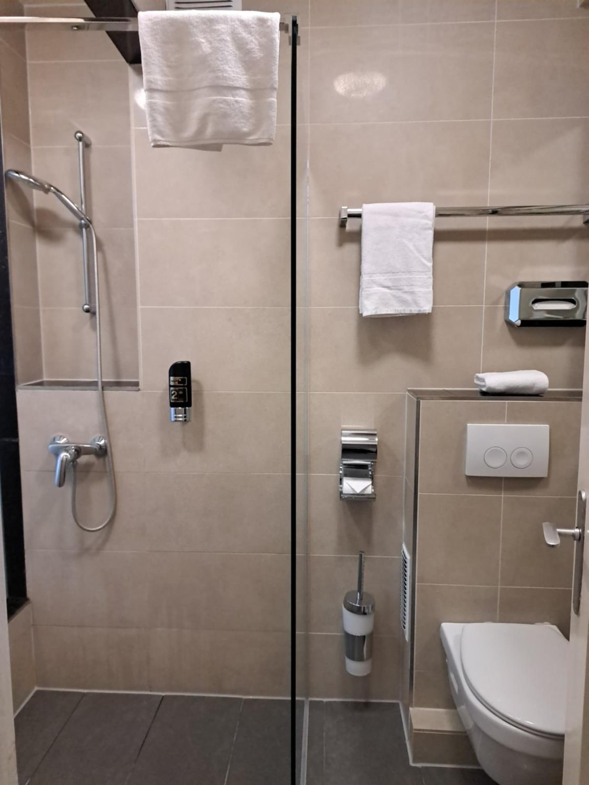 Hotel Central Hauptbahnhof photo 6