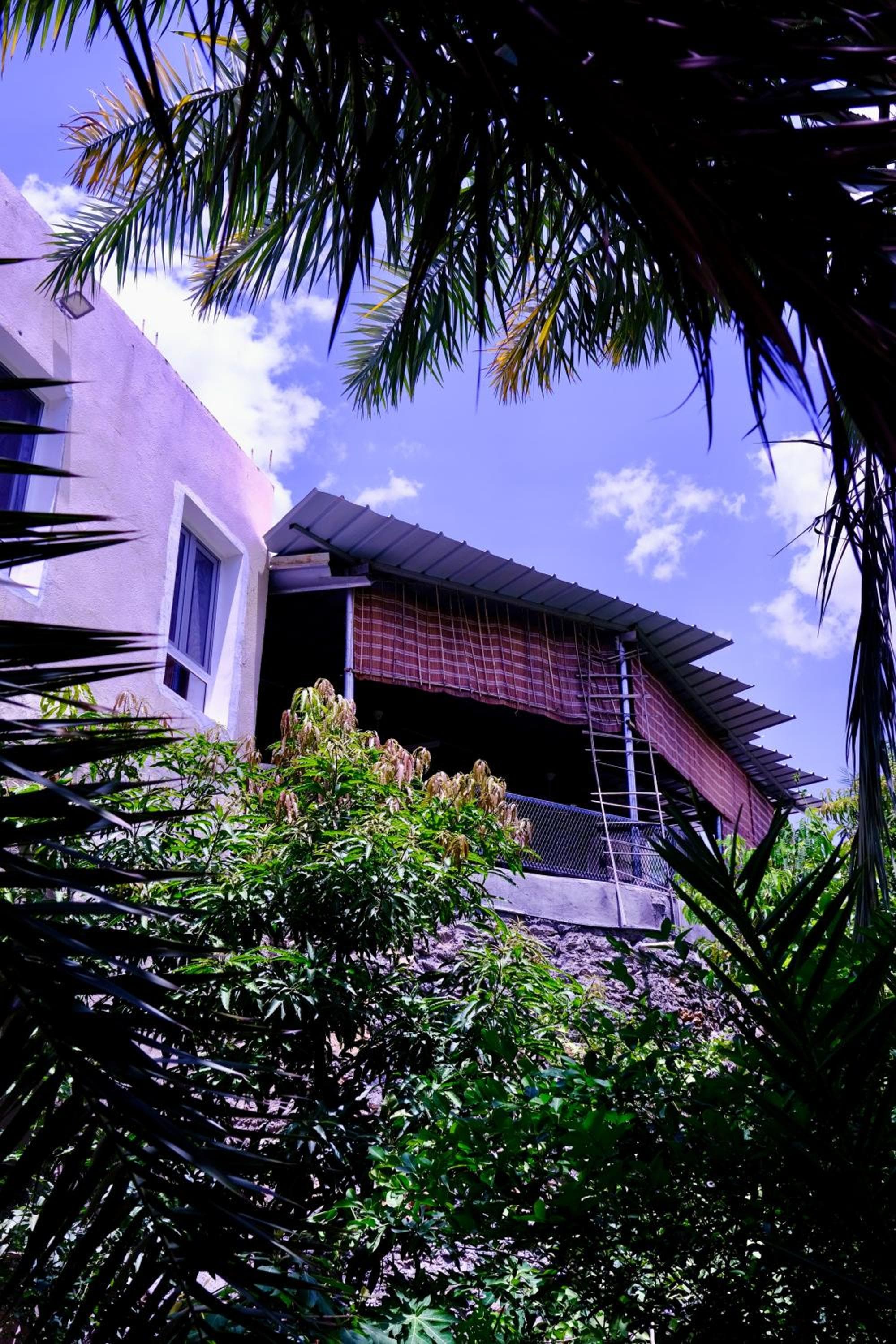 Albustan House