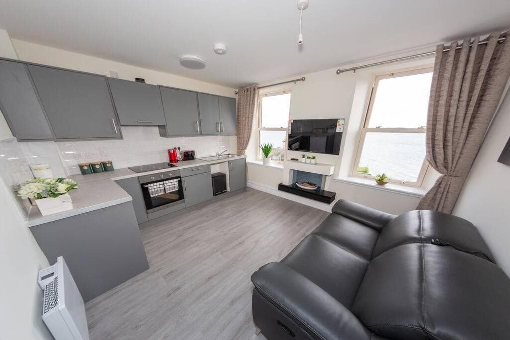 Unit 5 Stunning Oceanview Apartment photo 4