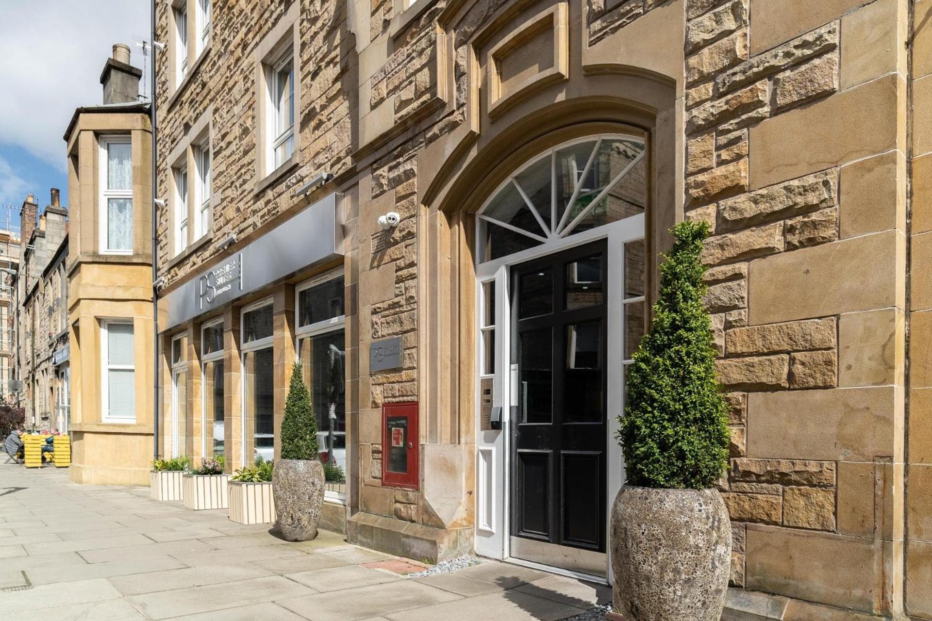 PREMIER SUITES Edinburgh Fountain Court