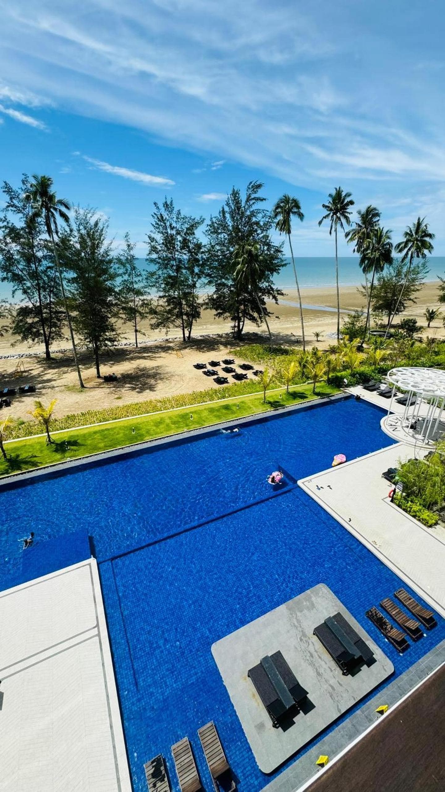 SS Staycation @Roxy Sematan Beach Apt photo 4