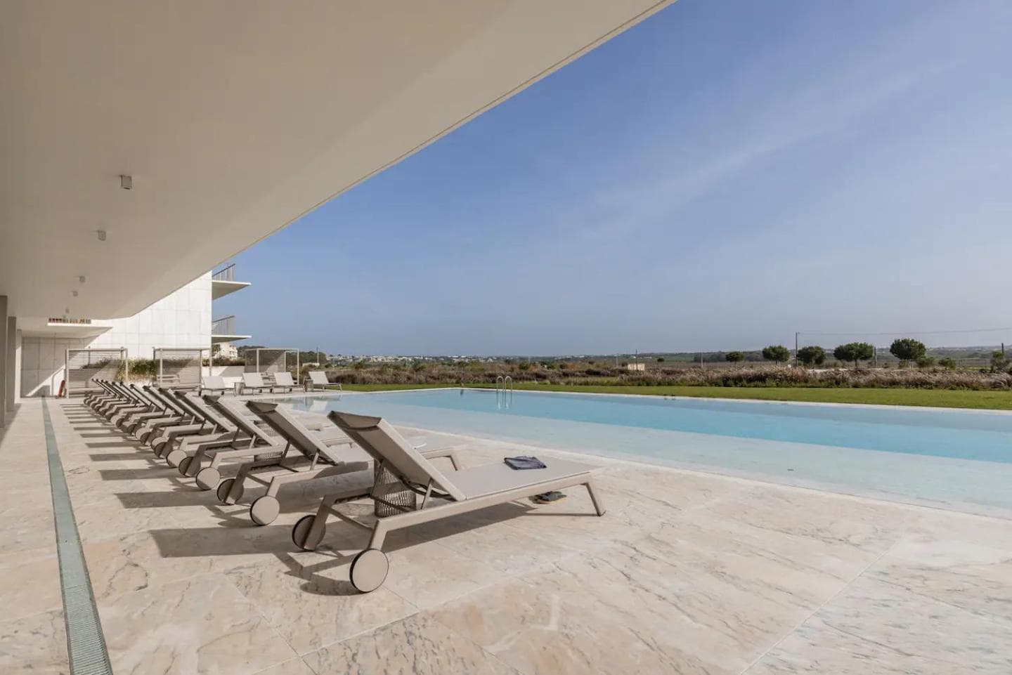 Bayline- Beachfront and Pool photo 5