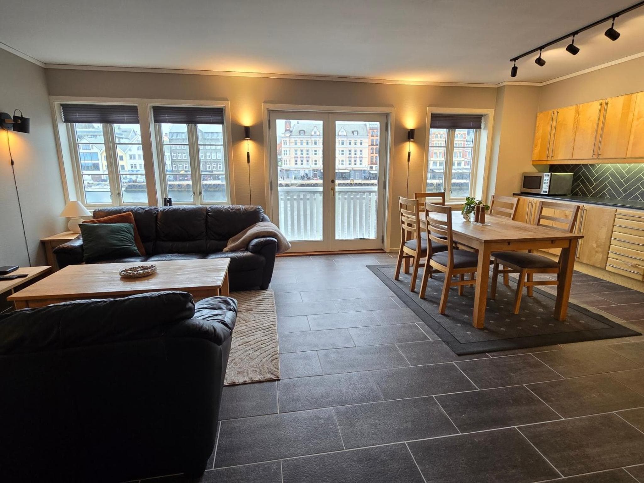 Maritime apartment in Haugesund photo 2