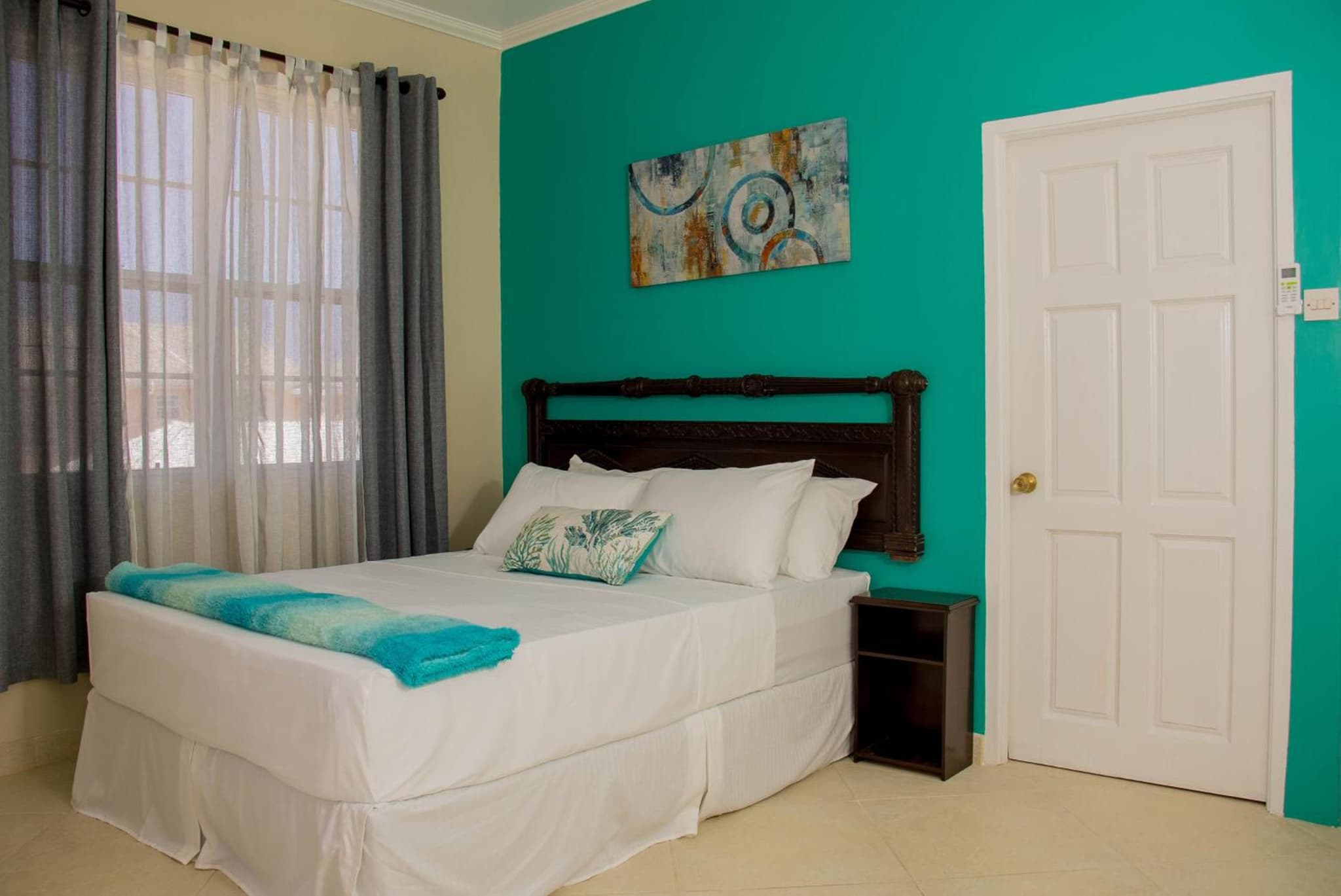 Vale View Manor photo 3