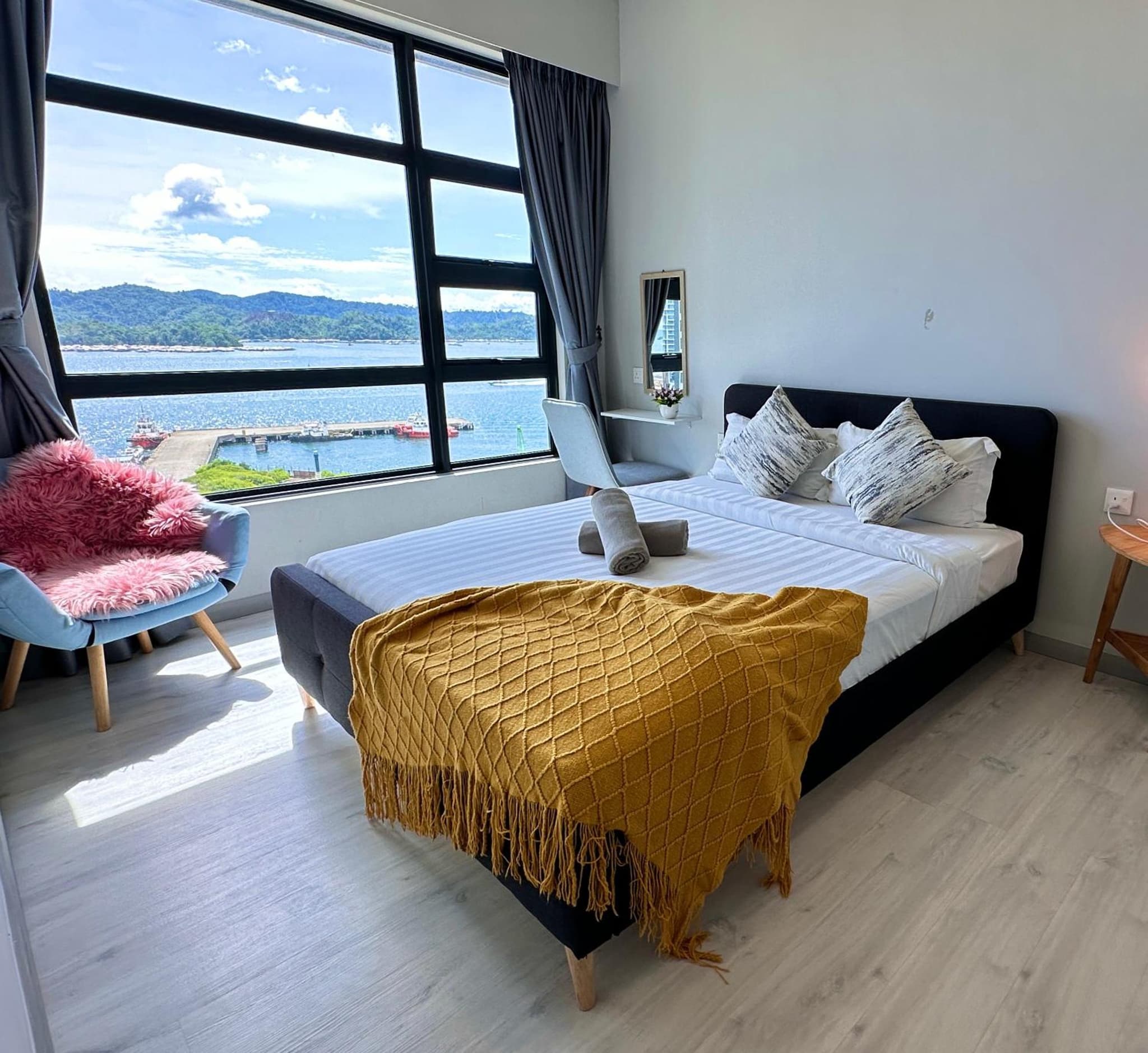 JQ1 SEA & POOL or CITY View WIFI I WASHING MACHINE for Some Units I CUCKOO WATER Jesselton Quay by R2