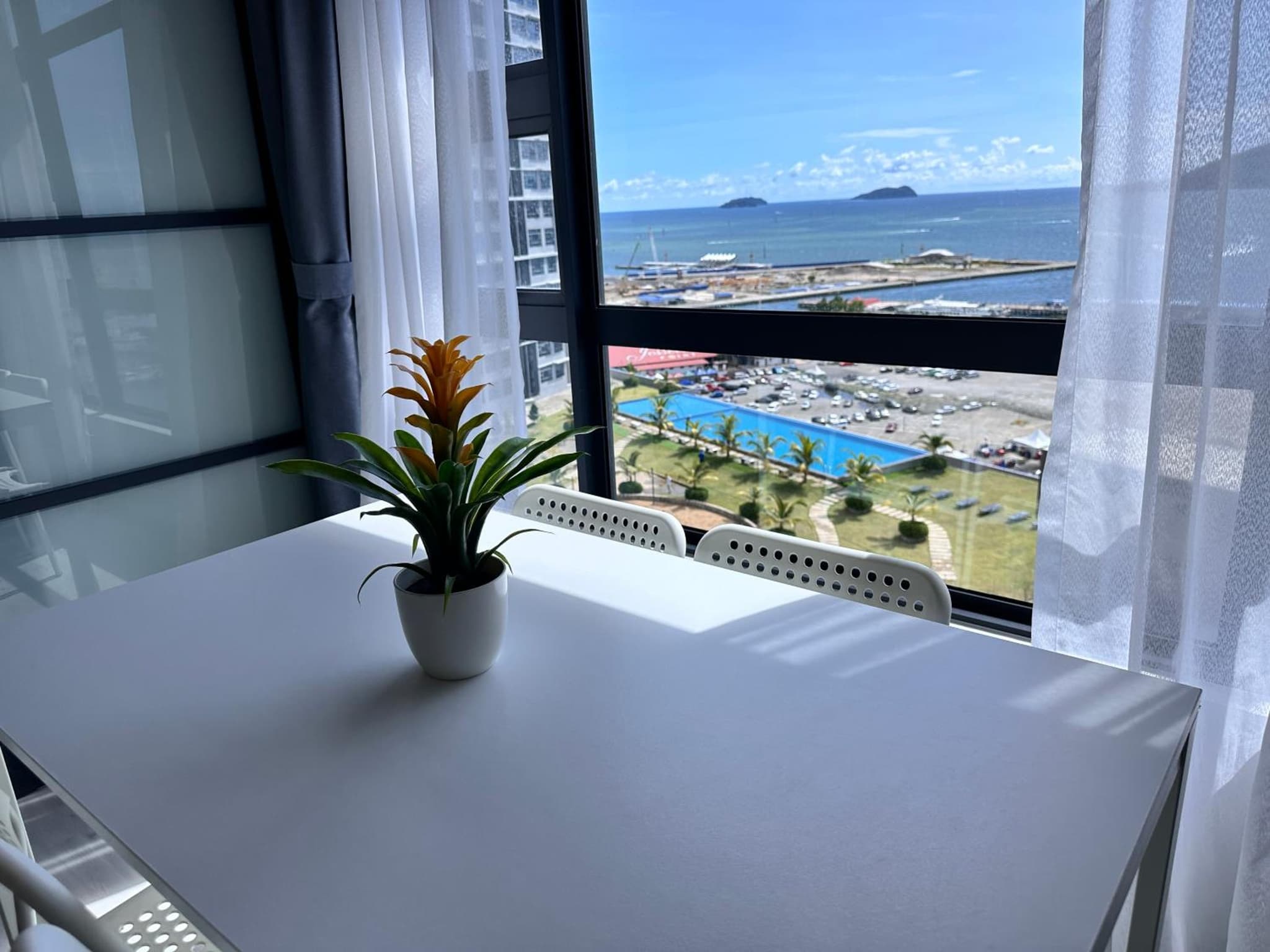 JQ1 SEA & POOL or CITY View WIFI I WASHING MACHINE for Some Units I CUCKOO WATER Jesselton Quay by R2 photo 3