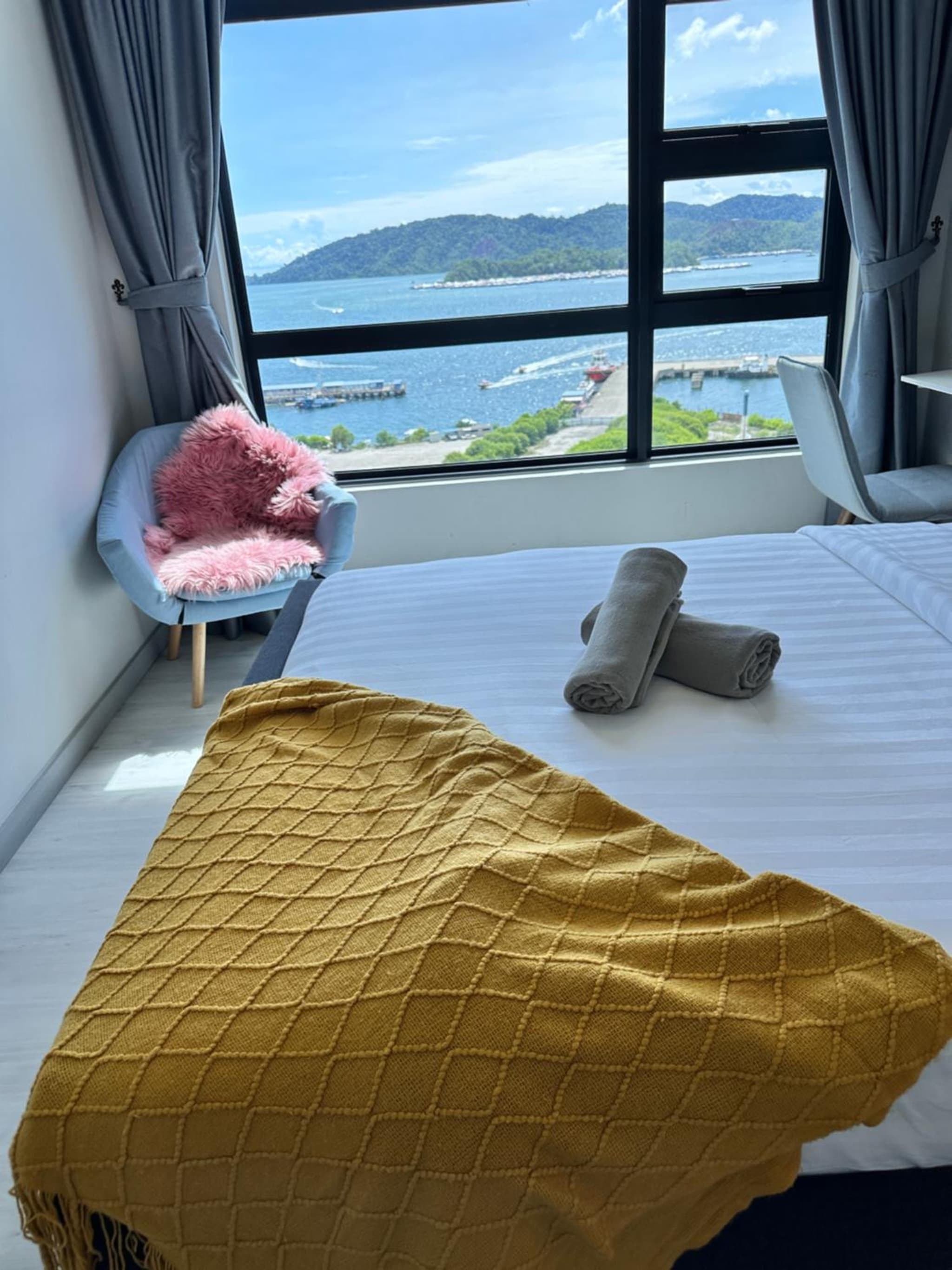 JQ1 SEA & POOL or CITY View WIFI I WASHING MACHINE for Some Units I CUCKOO WATER Jesselton Quay by R2 photo 8
