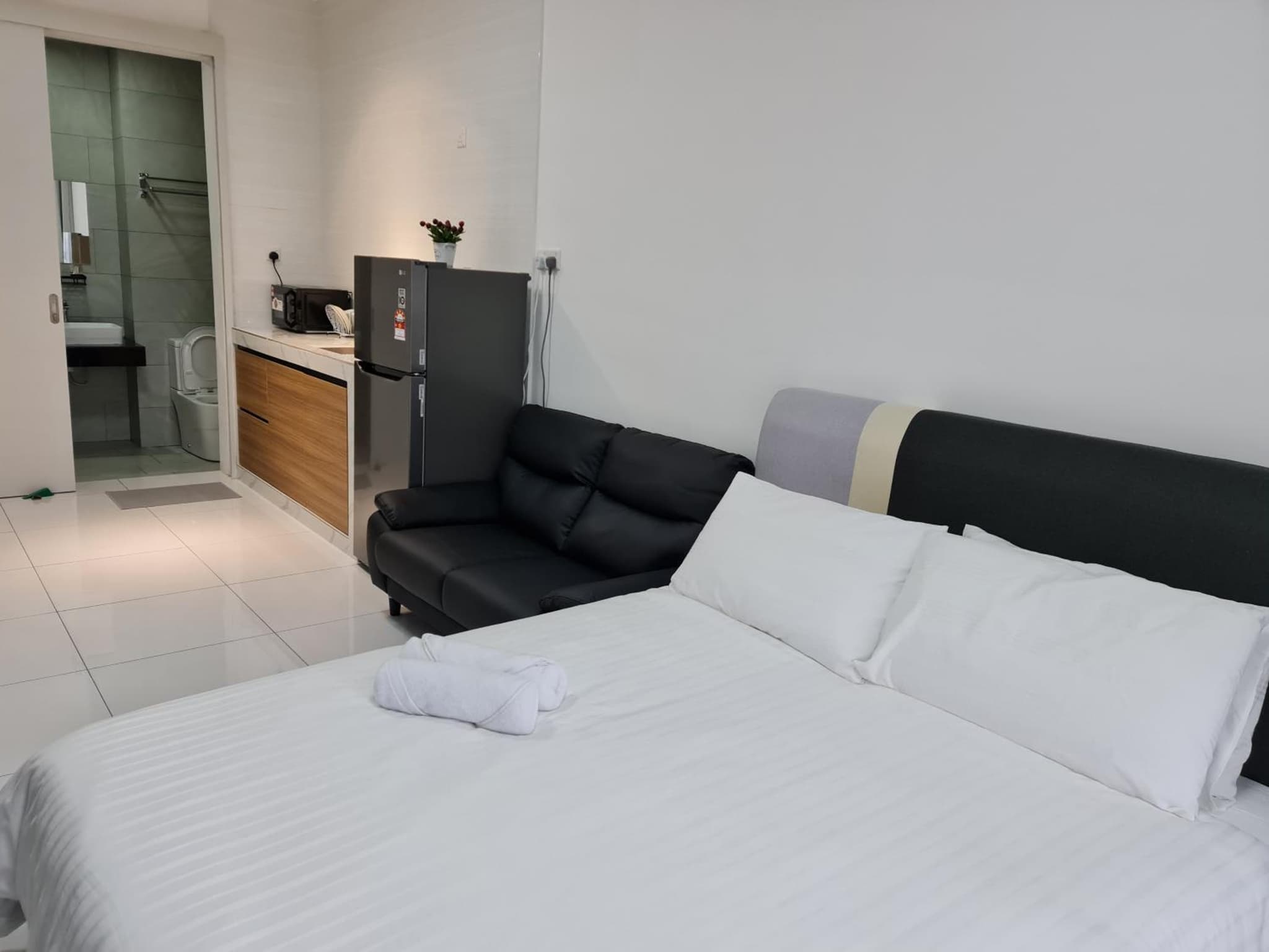 Sky Tree Studio Apartment at Bukit Indah, Johor photo 2
