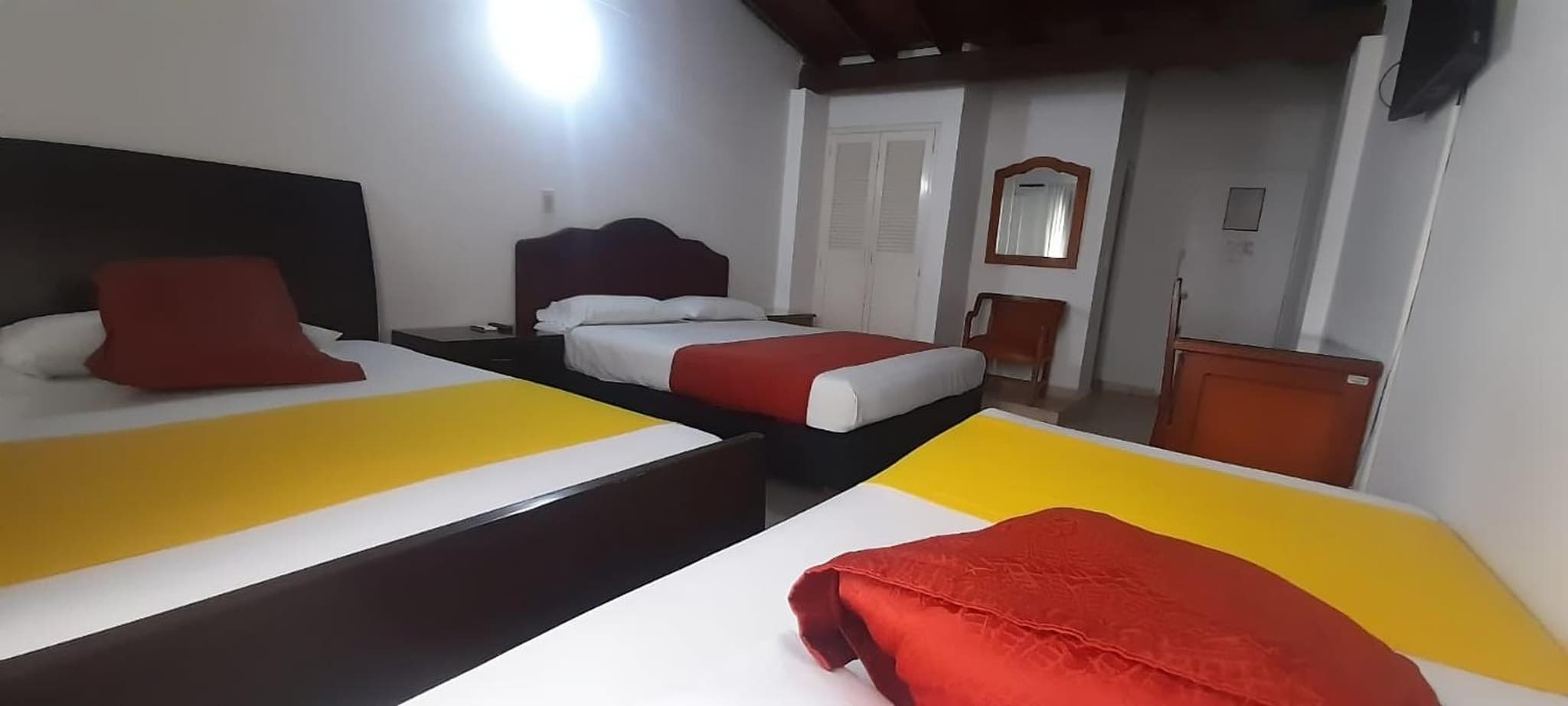 Hotel Laureles 70 Medellín photo 6