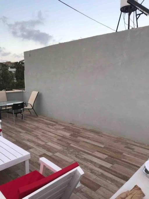 Big quiet Cottage in centre Raanana