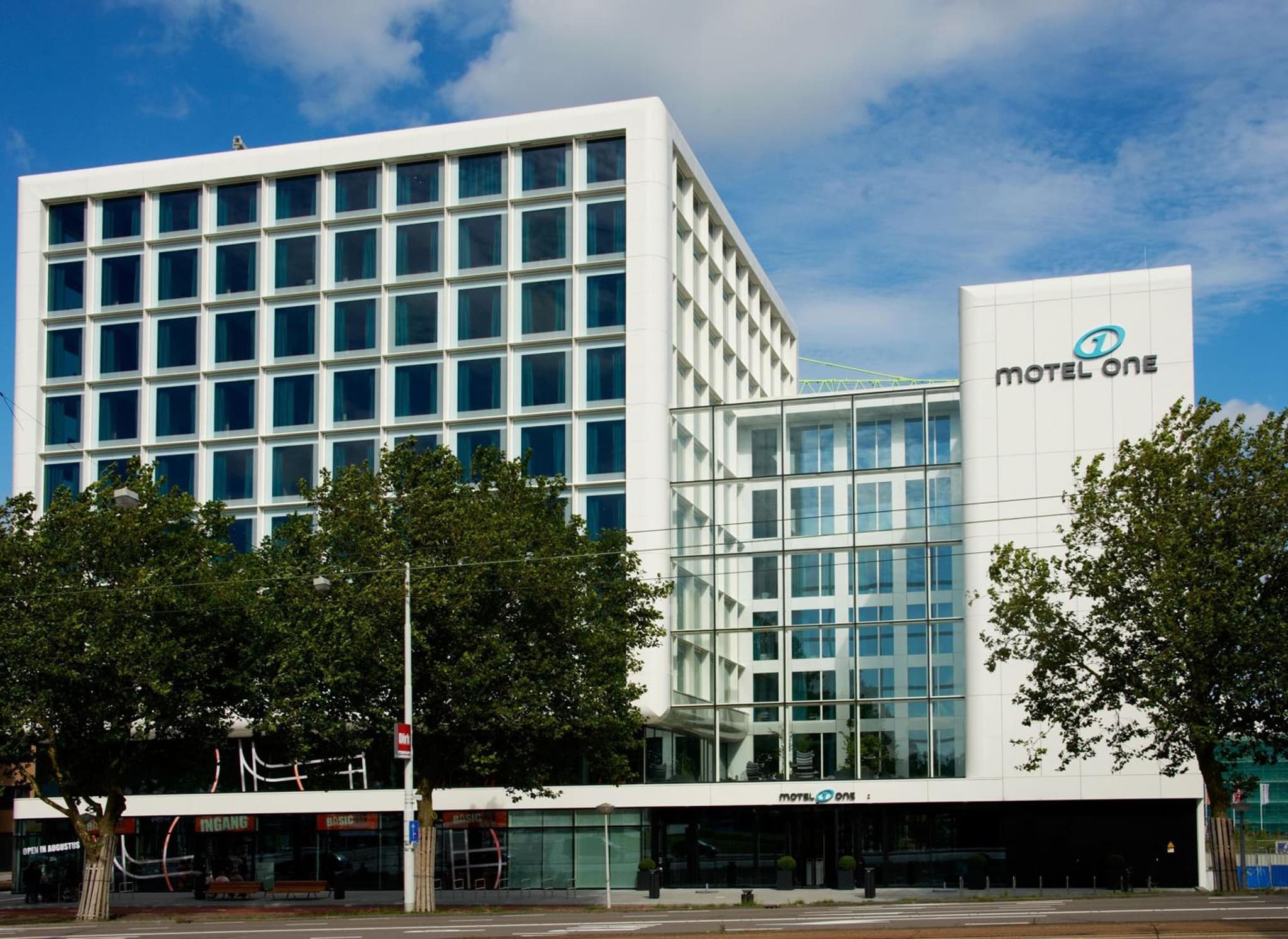 Motel One Amsterdam photo 2