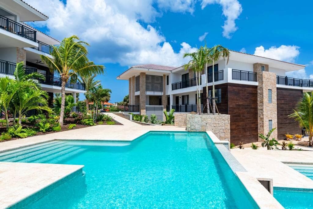 Two Tides Luxury
