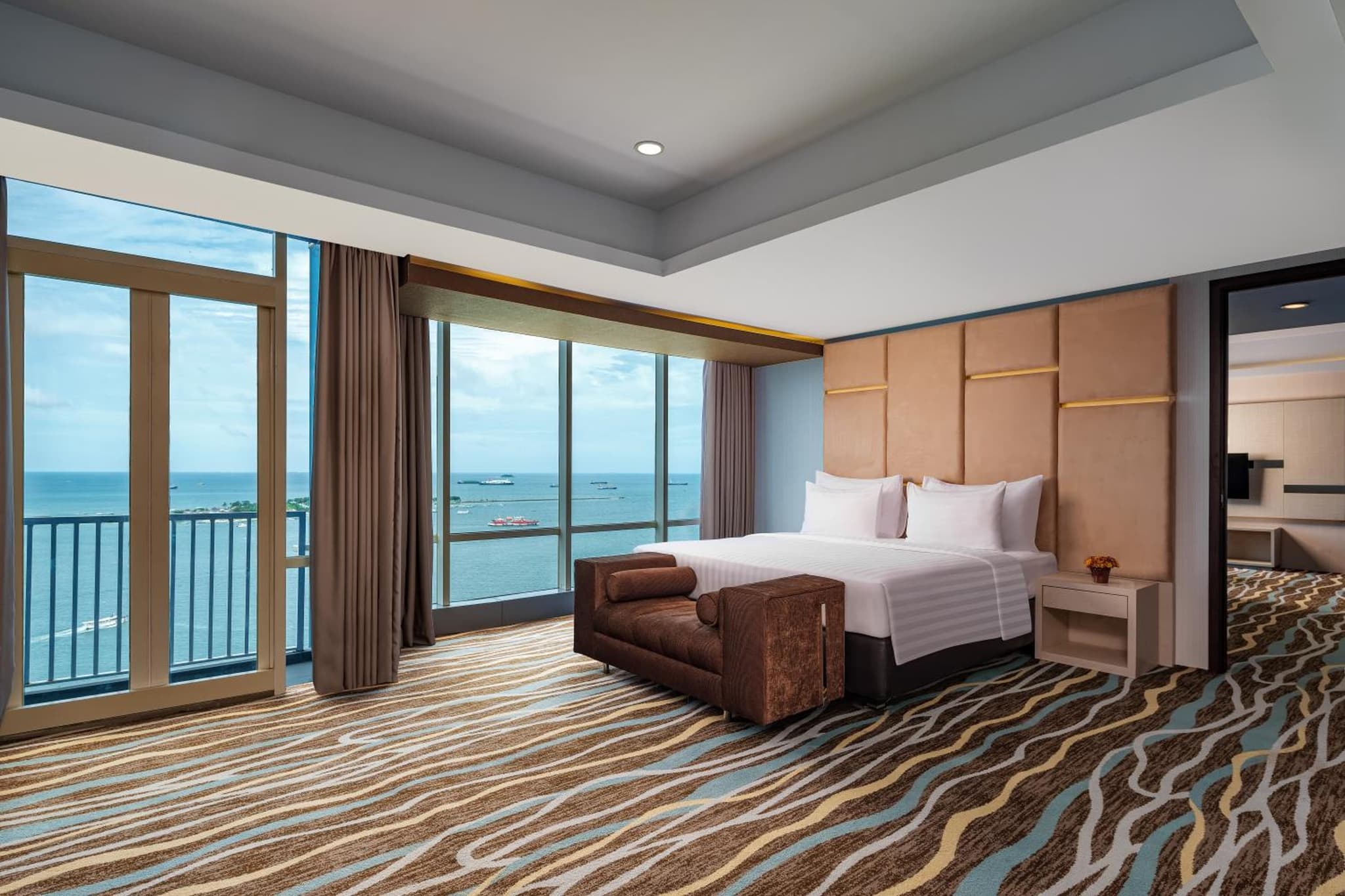 Swiss-Belhotel Waterfront Makassar photo 9