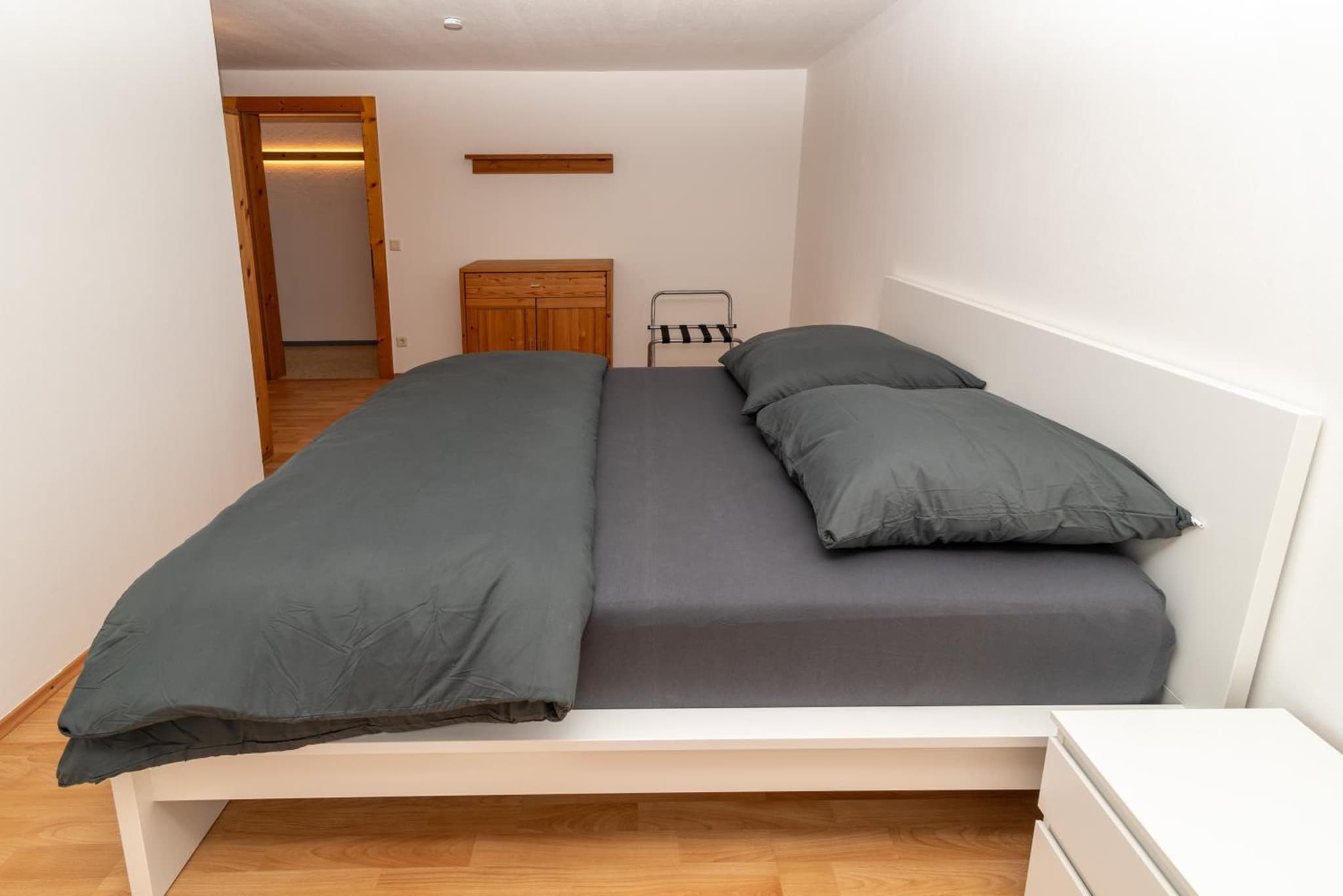 Crimson Cottage Apartments photo 8