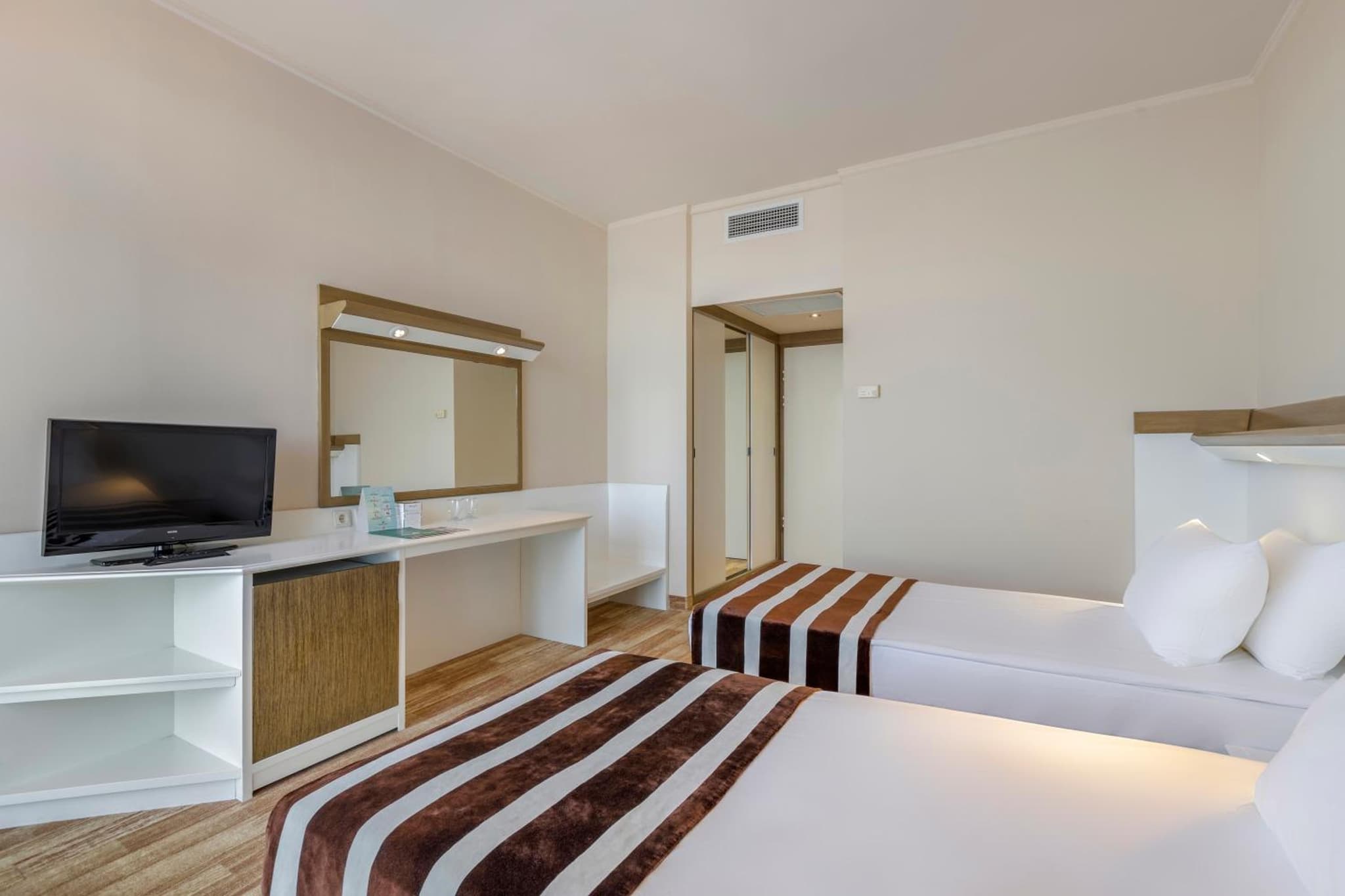 Green Max Hotel photo 9