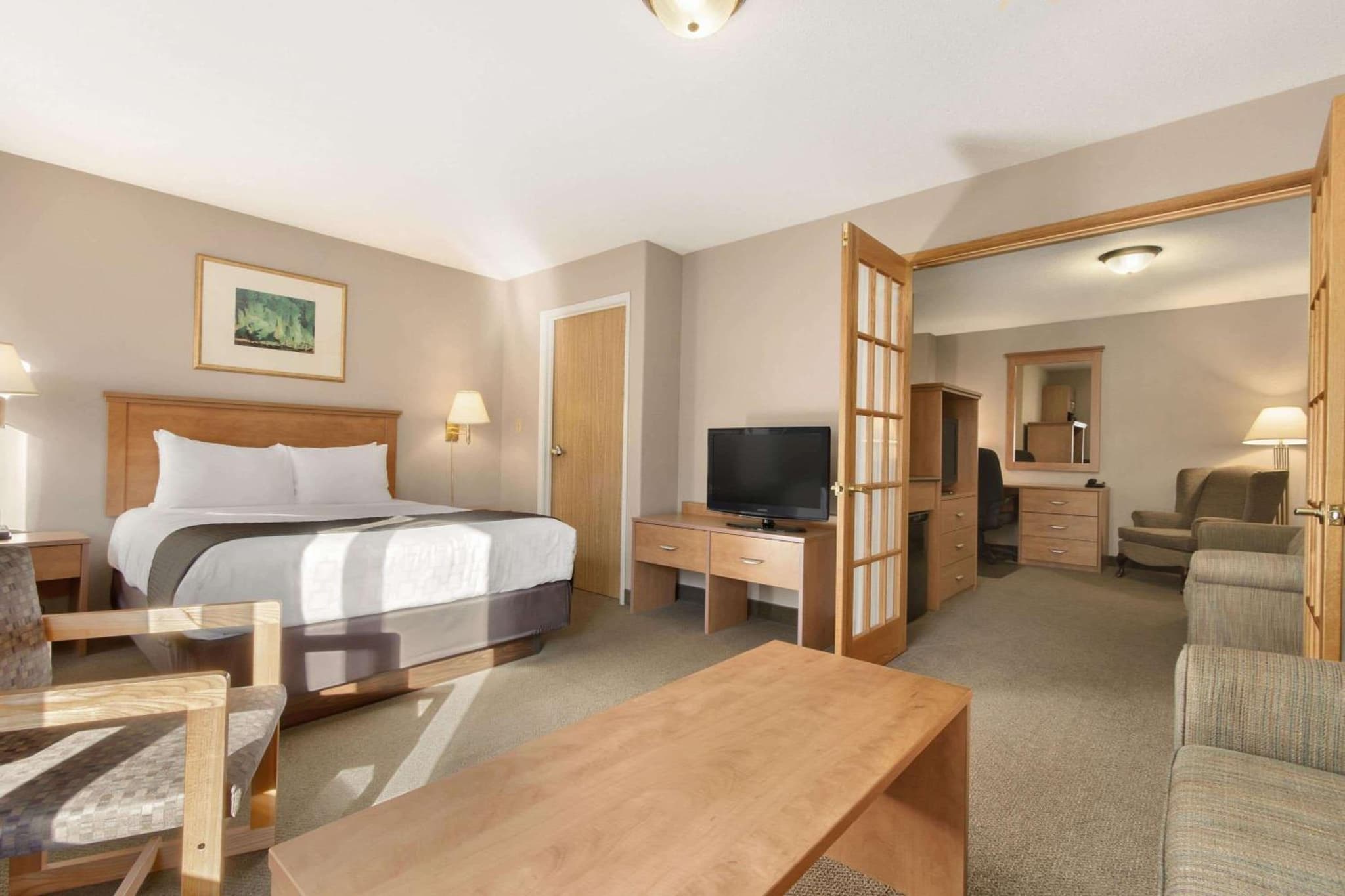 Days Inn & Suites by Wyndham Thunder Bay photo 4