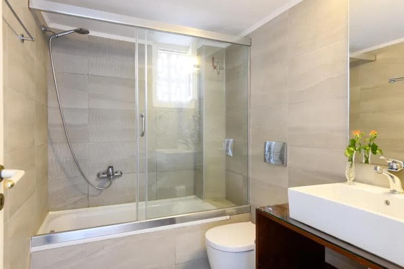Bellevue Suites photo 2