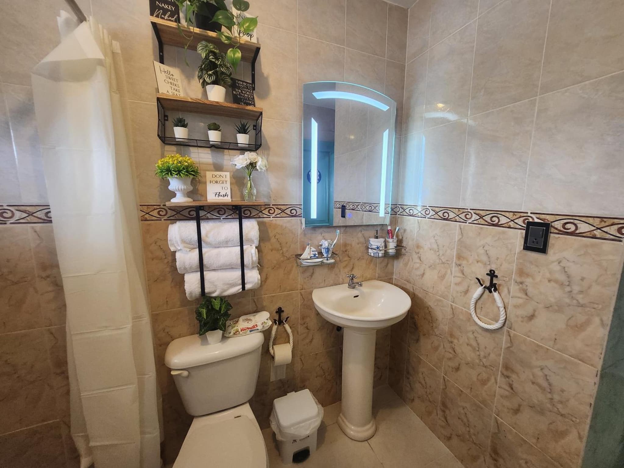 Penthouse Apartment with Bay and Mountain Views, Rooftop BBQ, AC, Fast WiFi, Near Saladilla Beach, Barahona photo 3