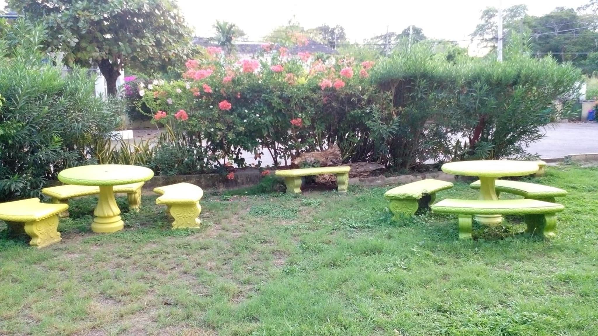Pineapple Court Hotel photo 4