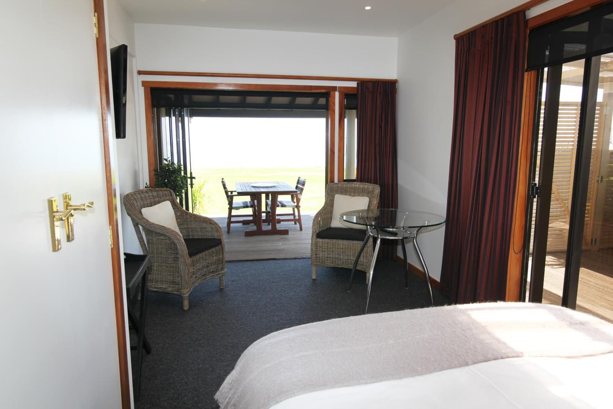 Te Puru Beach Lodge photo 3