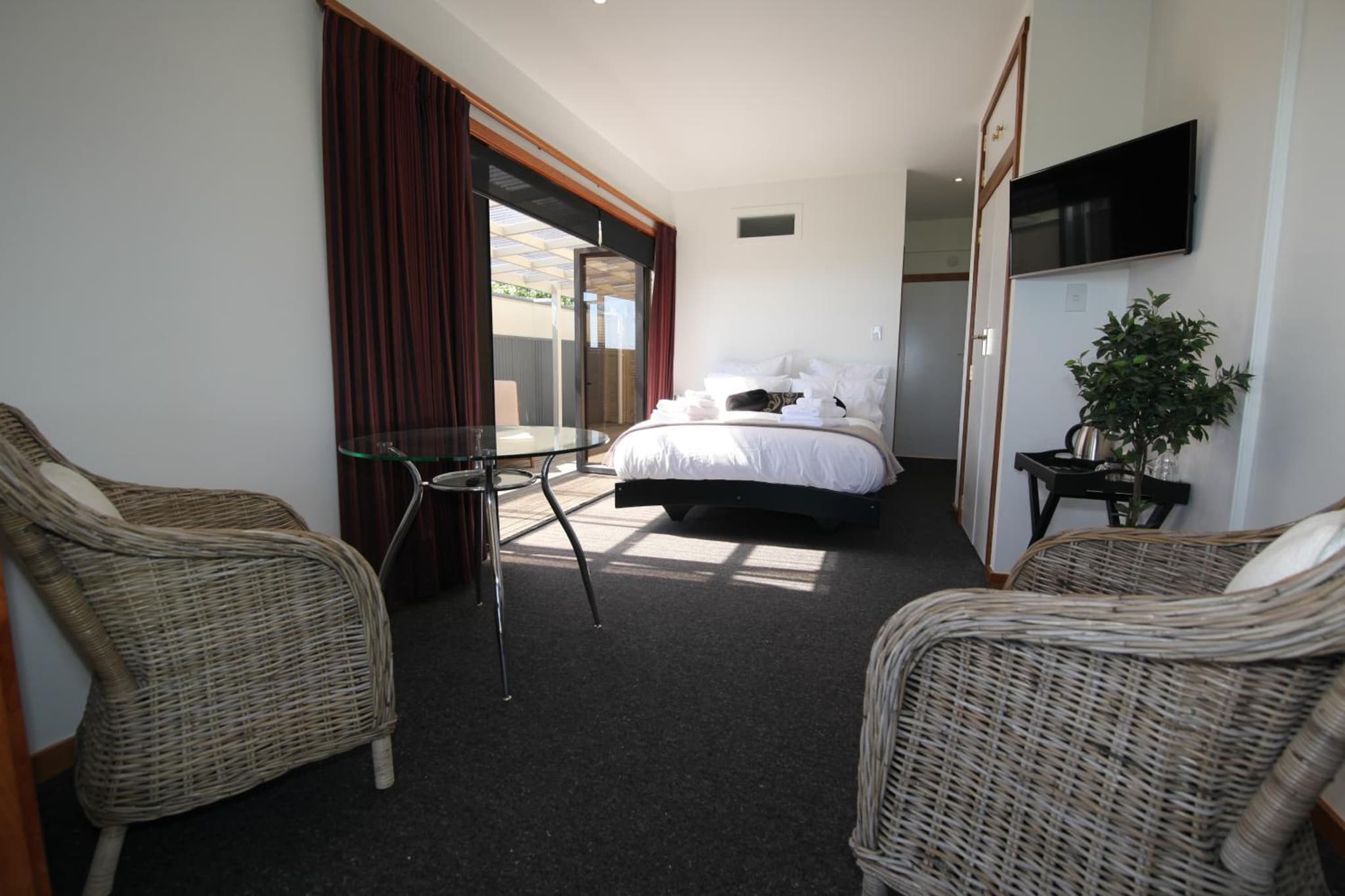 Te Puru Beach Lodge photo 2