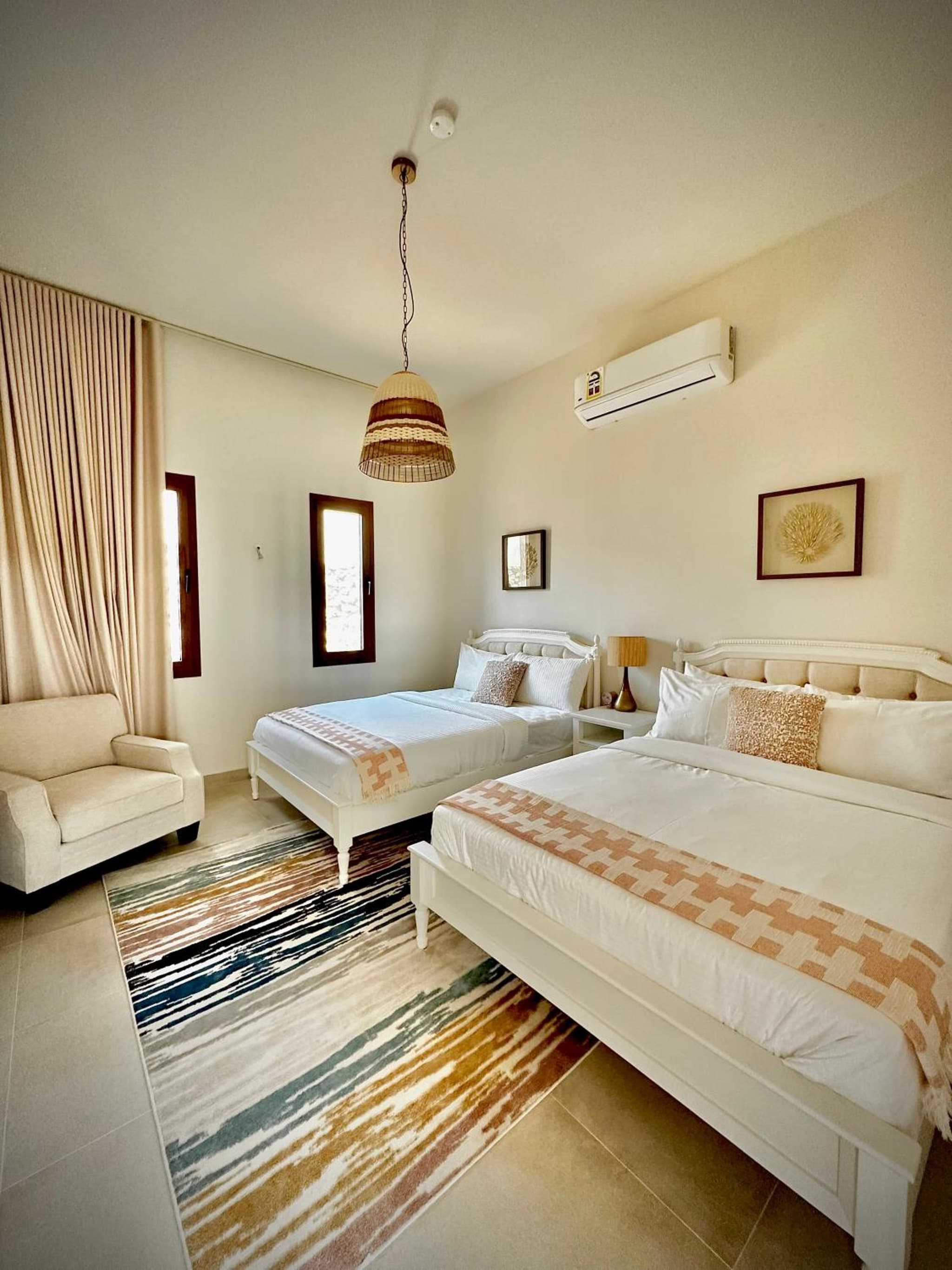 Acacia Sifah photo 7