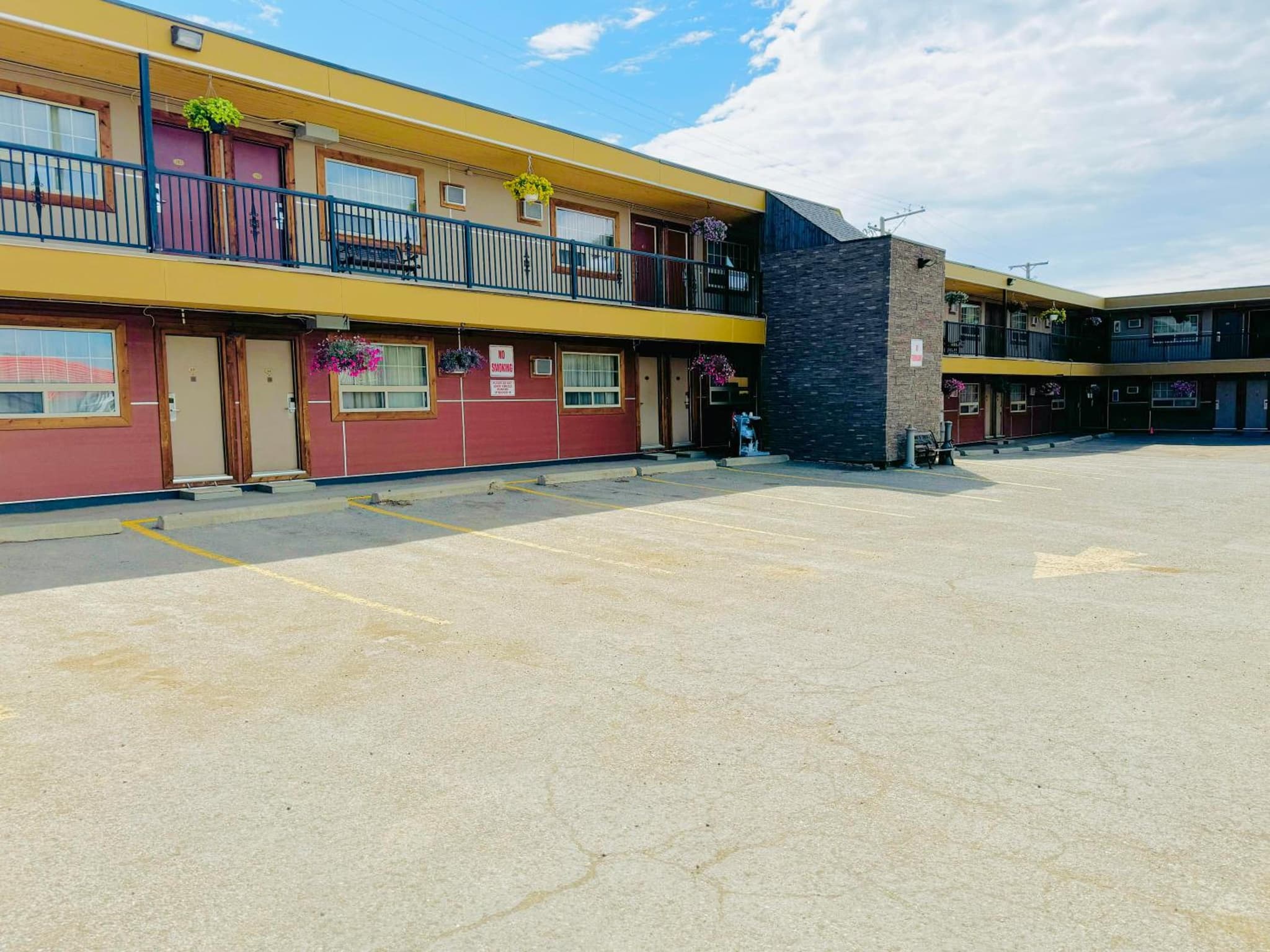 Coast Hotel Dawson Creek photo 2