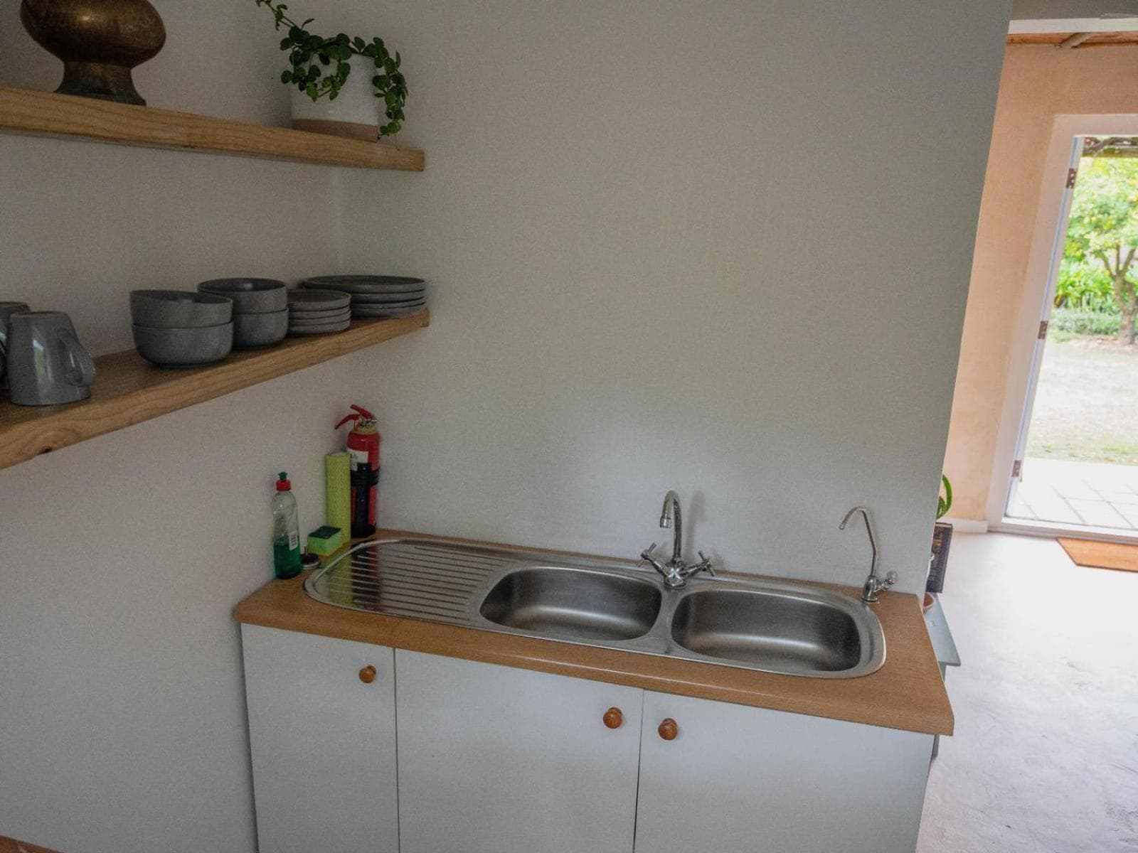 Cape Weaver cottage photo 2