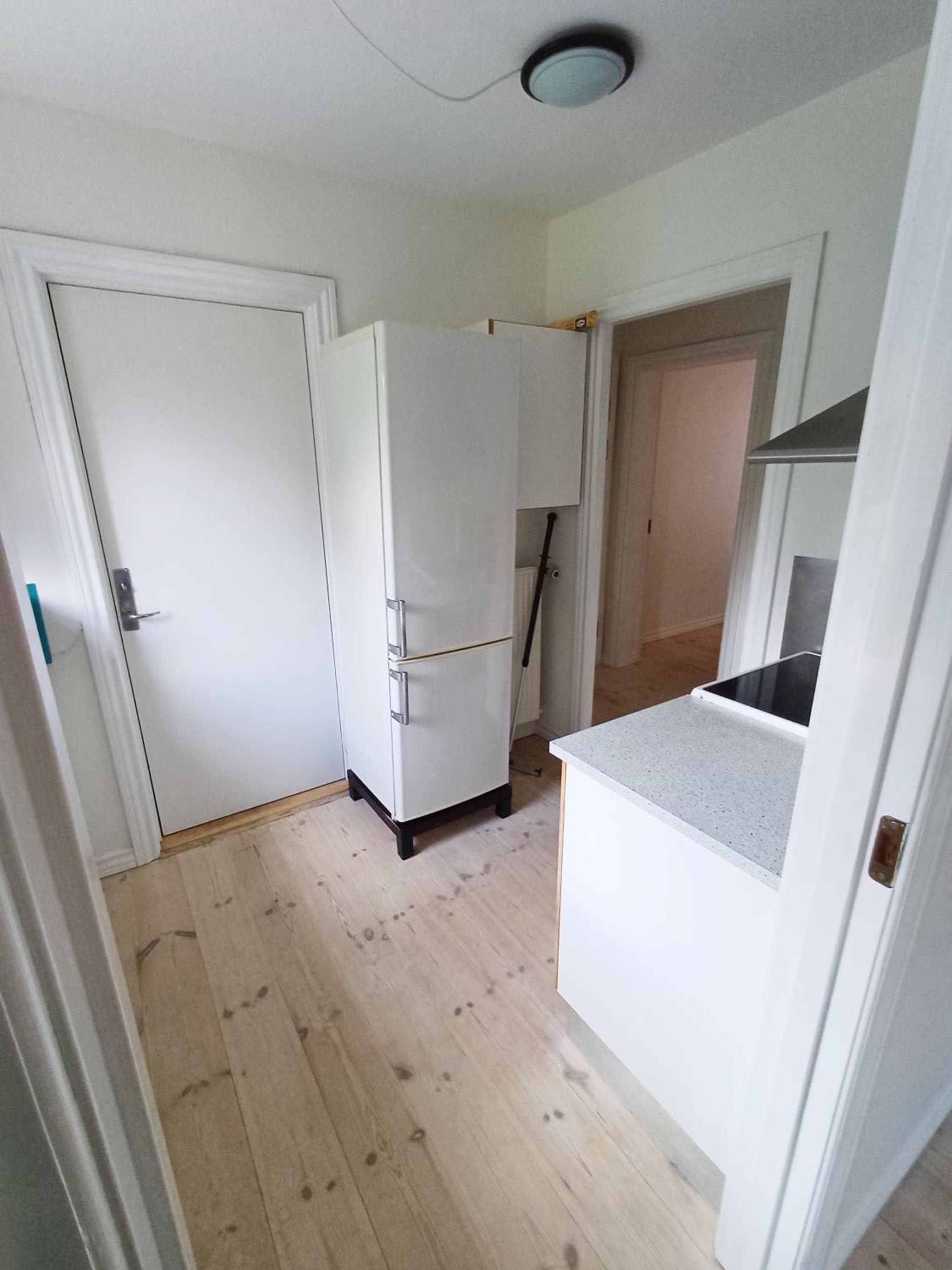 Charming 2 bedroom apartment free parking photo 4