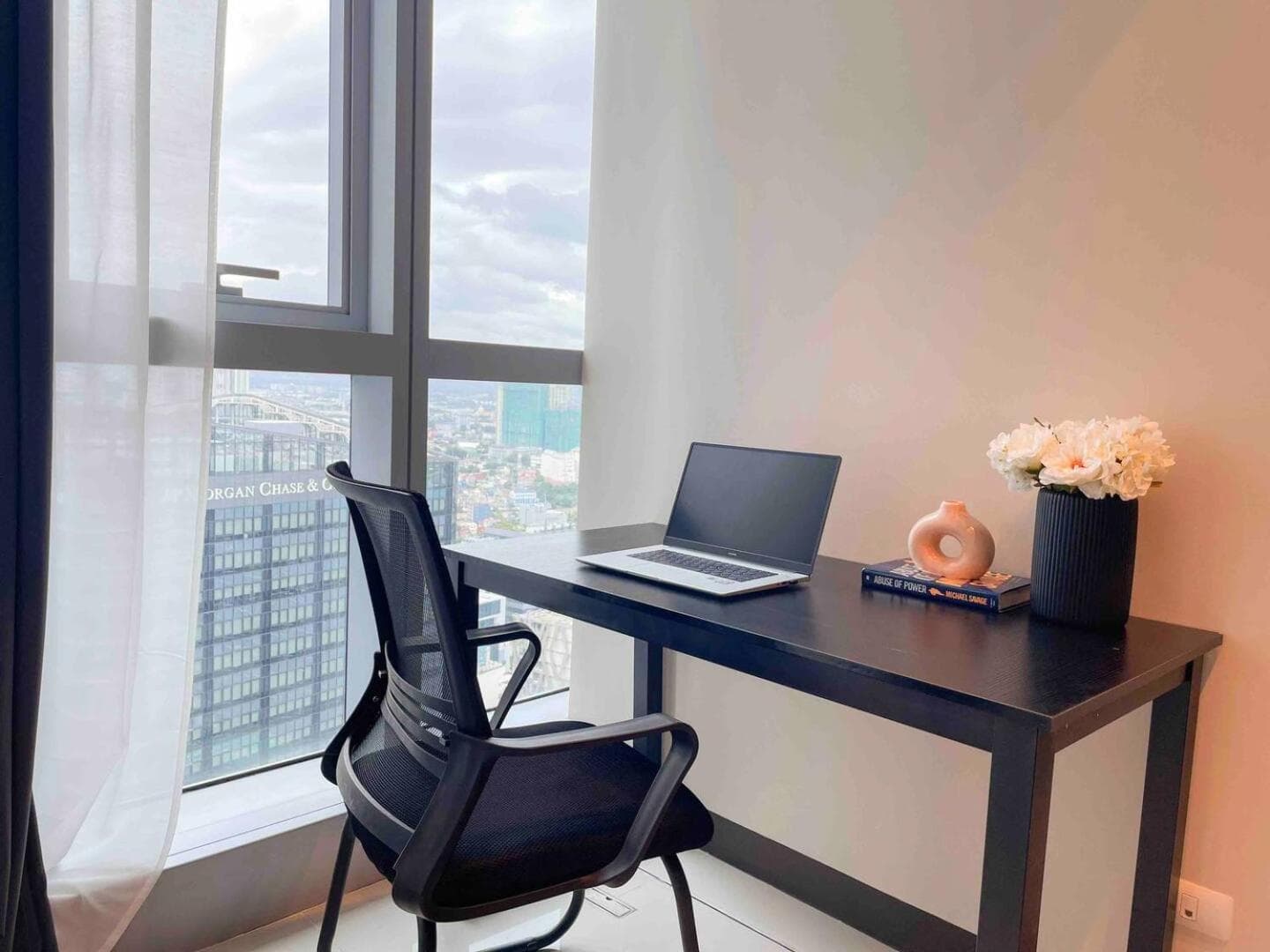 Exclusive BGC Condo at Uptown Area #upt136d photo 5