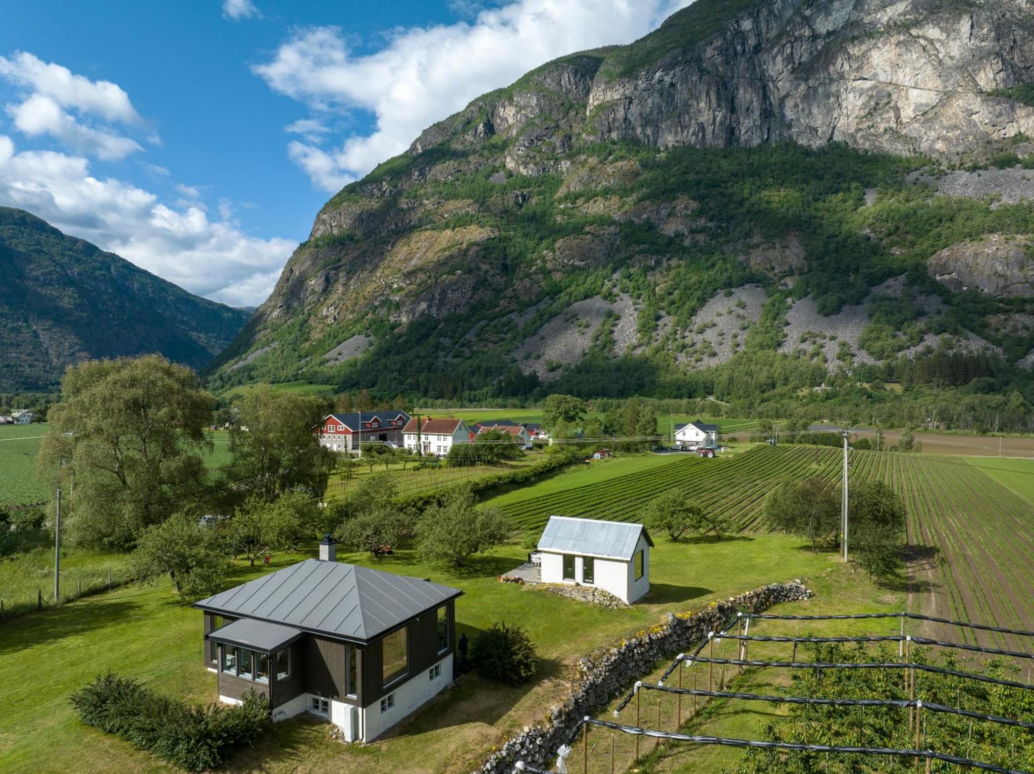 Jordeplegarden holiday home - Part of a farm - Two buildings - Close to Flåm photo 7