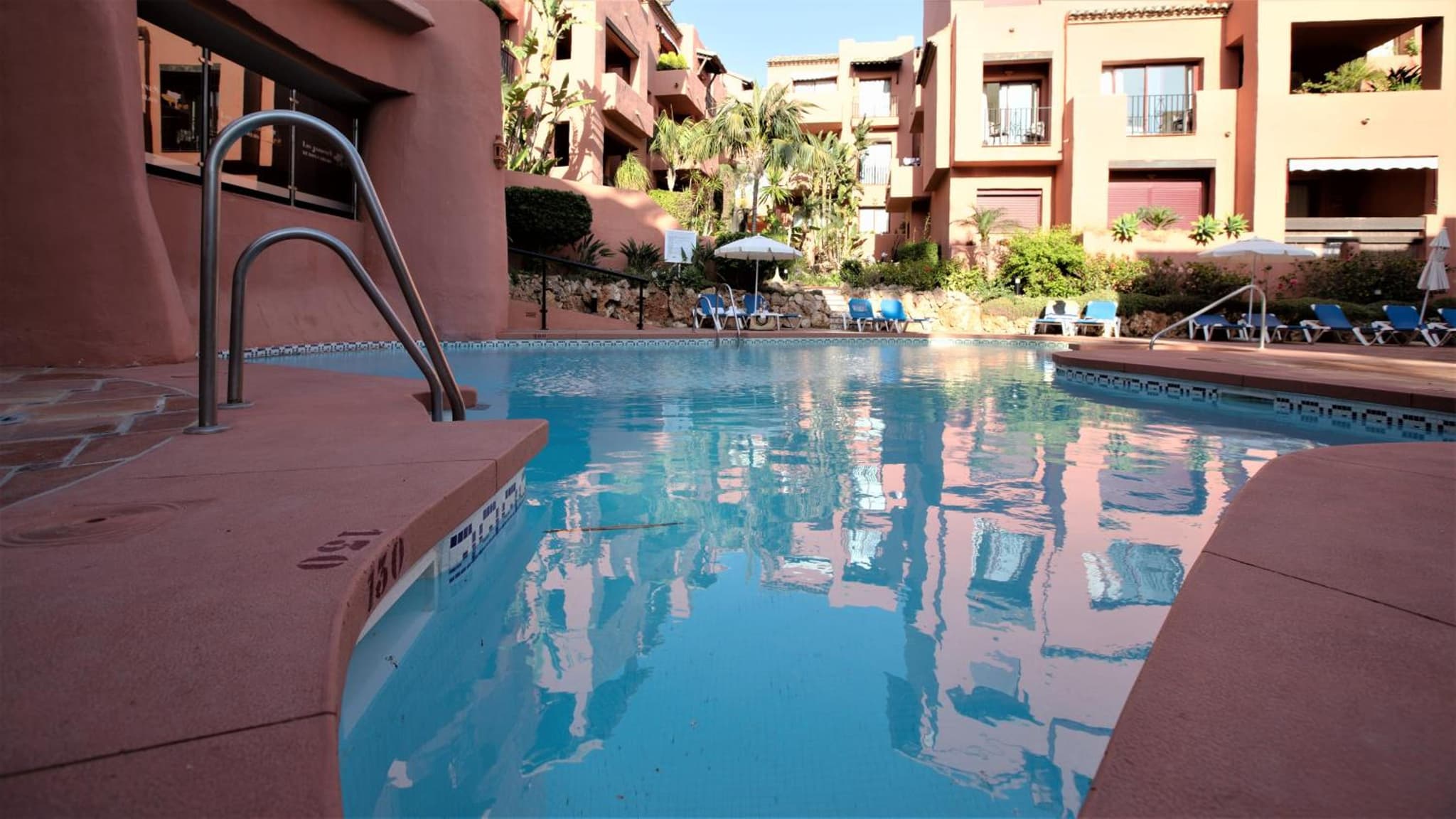 R15 Beach side 3 bedroom flat photo 7