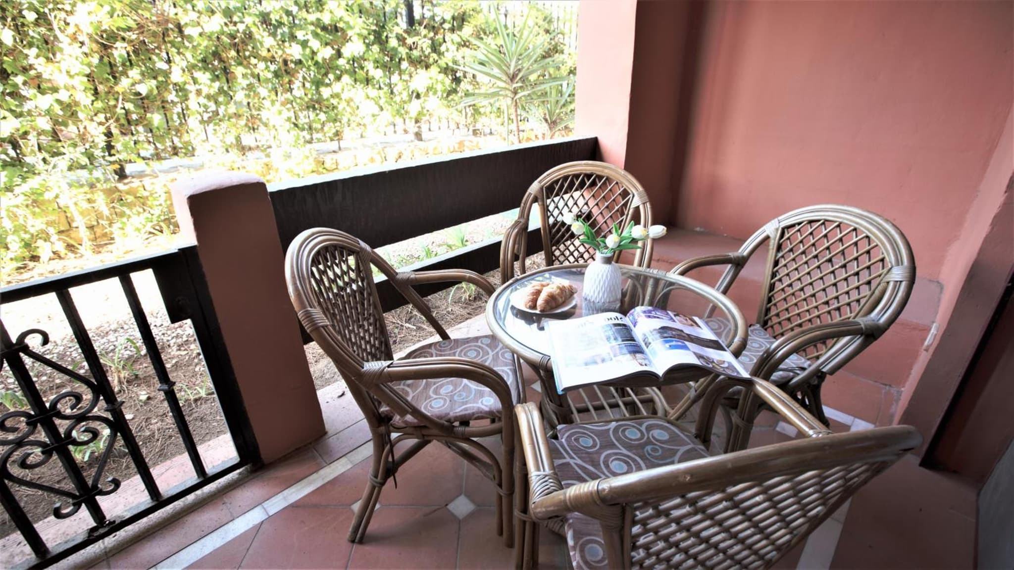 R15 Beach side 3 bedroom flat photo 4