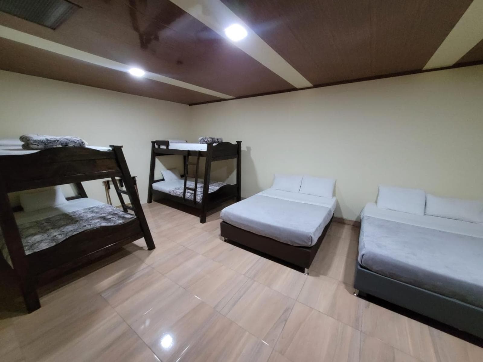 Hostal FIND LAND & A REST photo 4