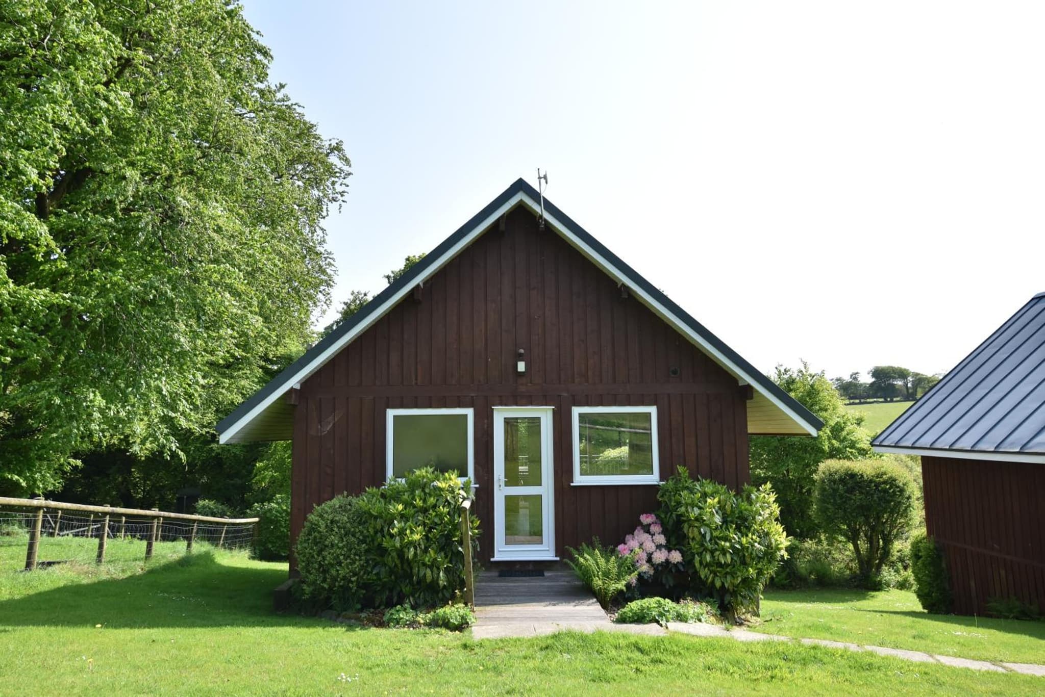 Ta Mill Cottages & Lodges - Meadowview Chalet 4 photo 8