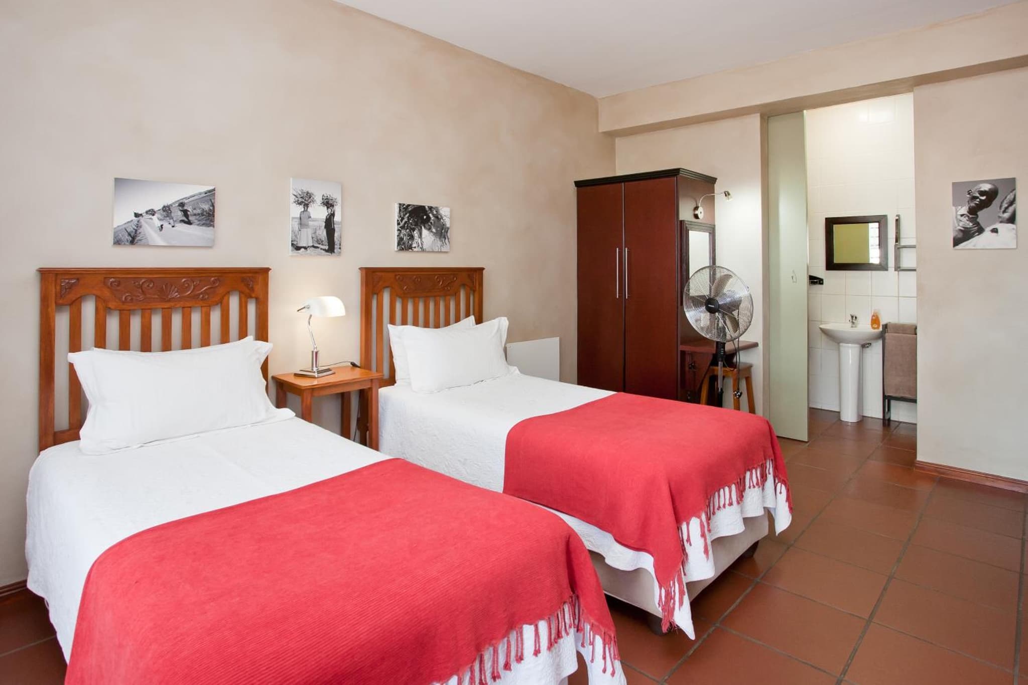 Miles B&B Guest House photo 7