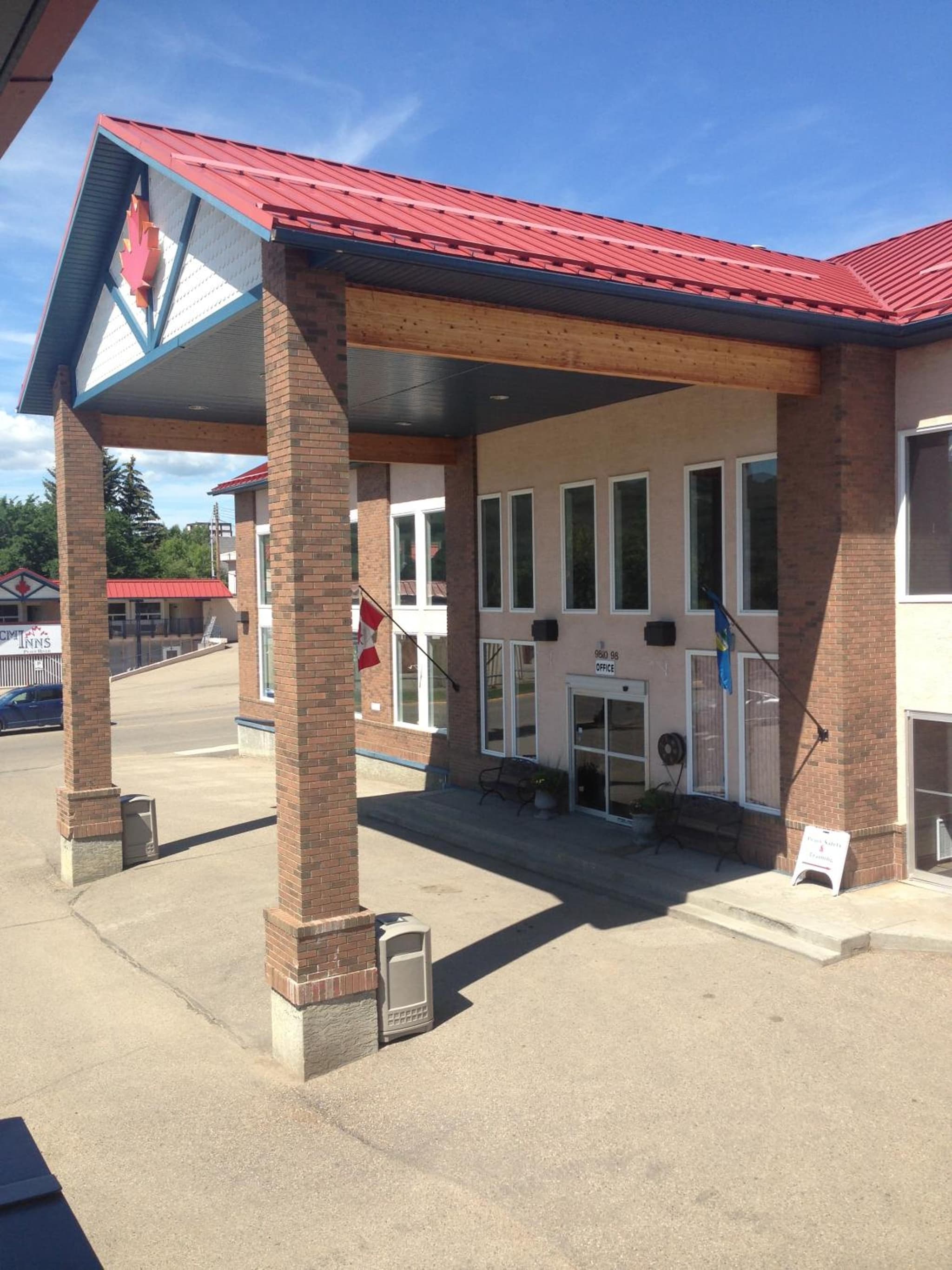 BCMInns - Peace River photo 9