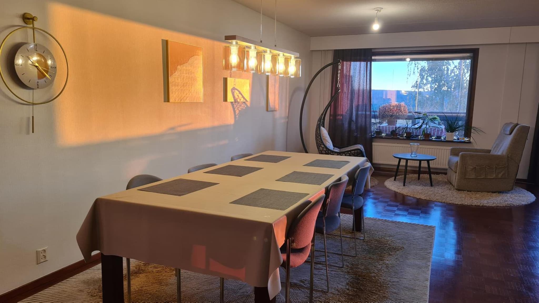 3-bedroom lake view and near center apartment with sauna
