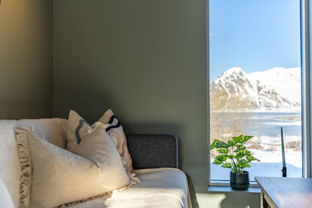 Oceanfront Cabin photo 9