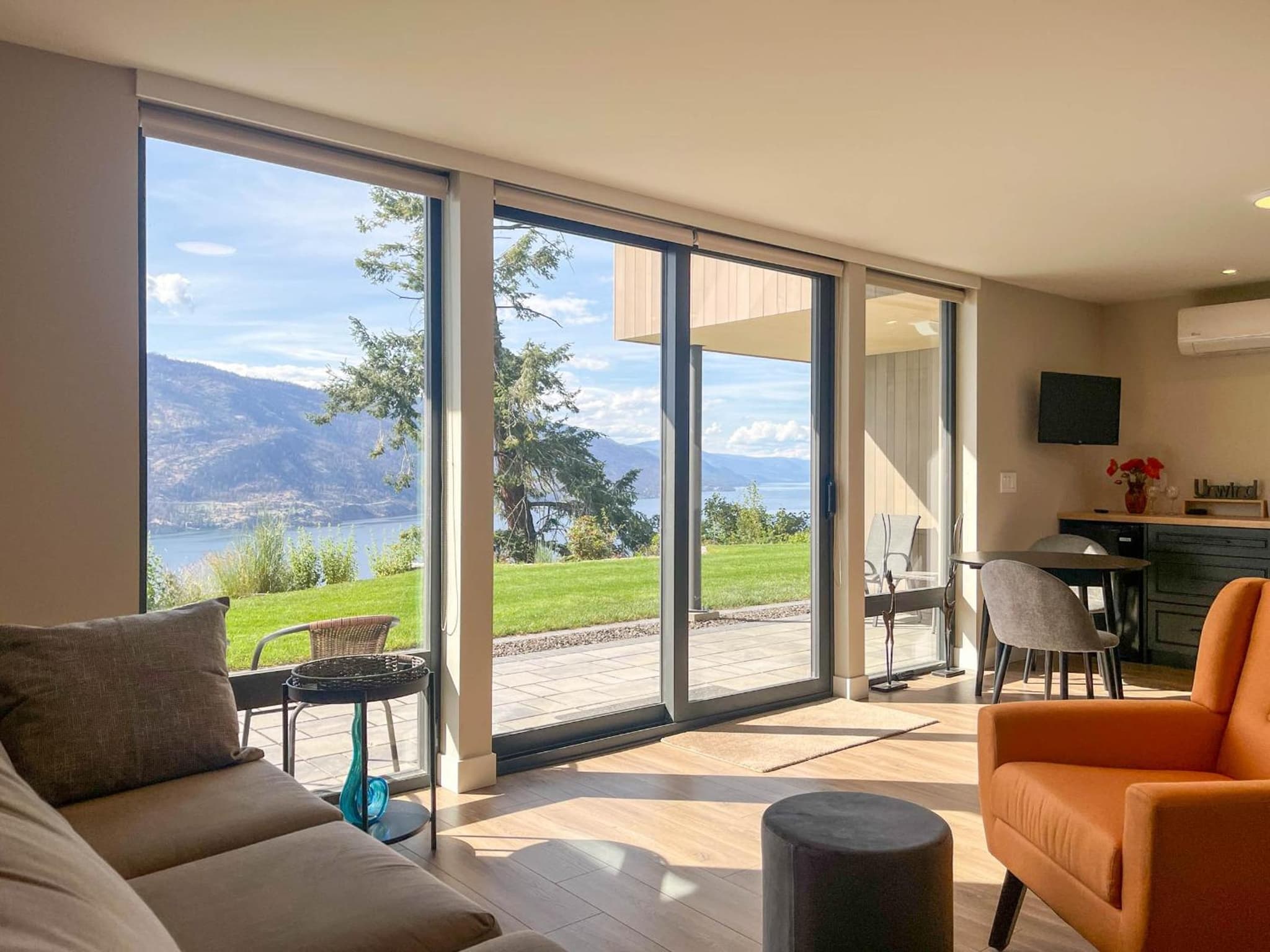 Kelowfornia Lakeview Retreat
