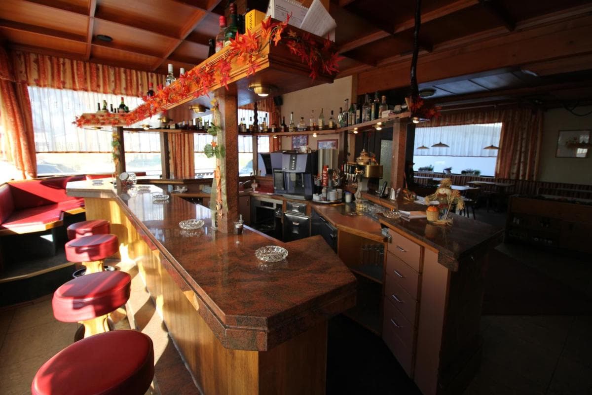 bar