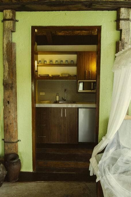 Romantic Suite with Private Bathtub and Mountain View photo 8