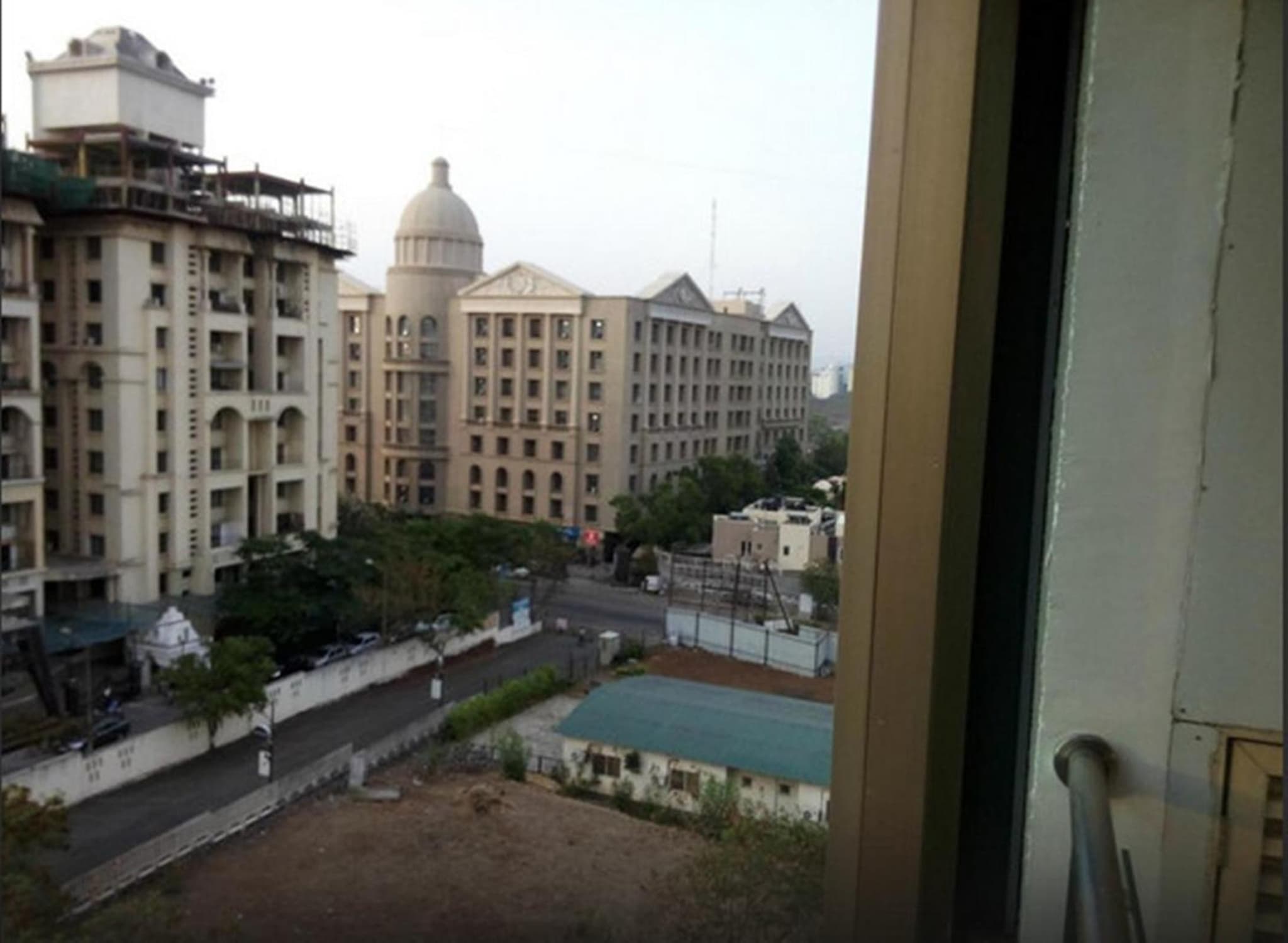 Royal Orchid Golden Suites Pune photo 7
