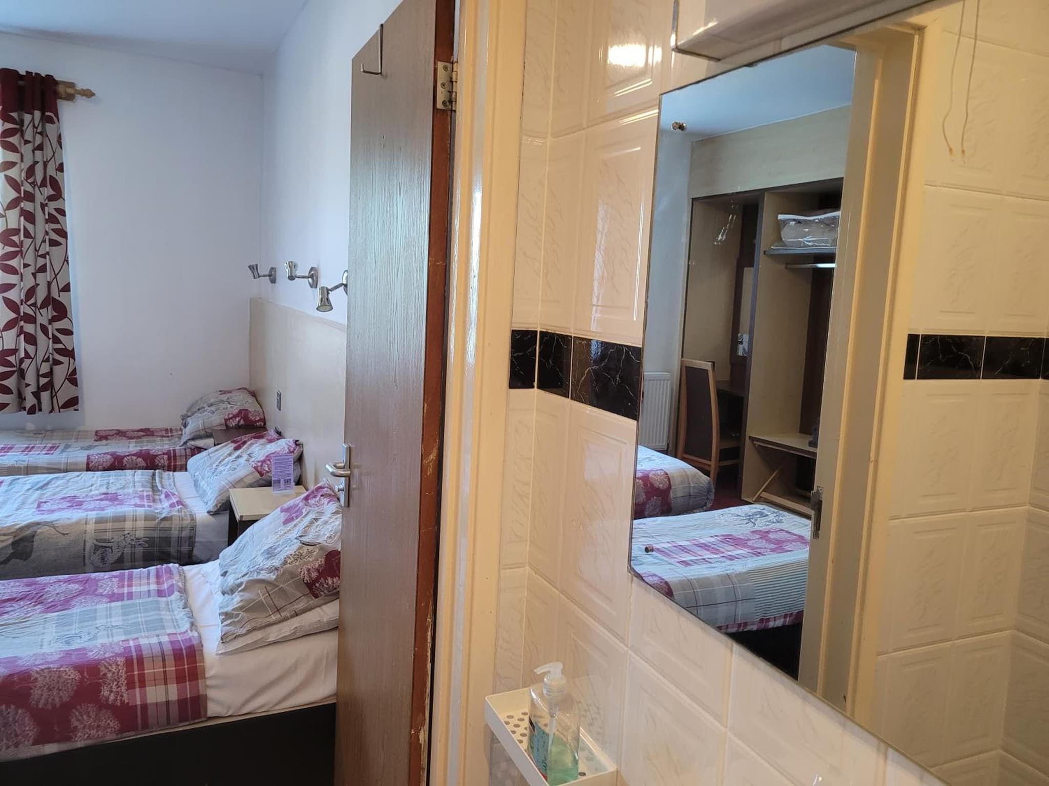 The Gatwick White House Hotel photo 9