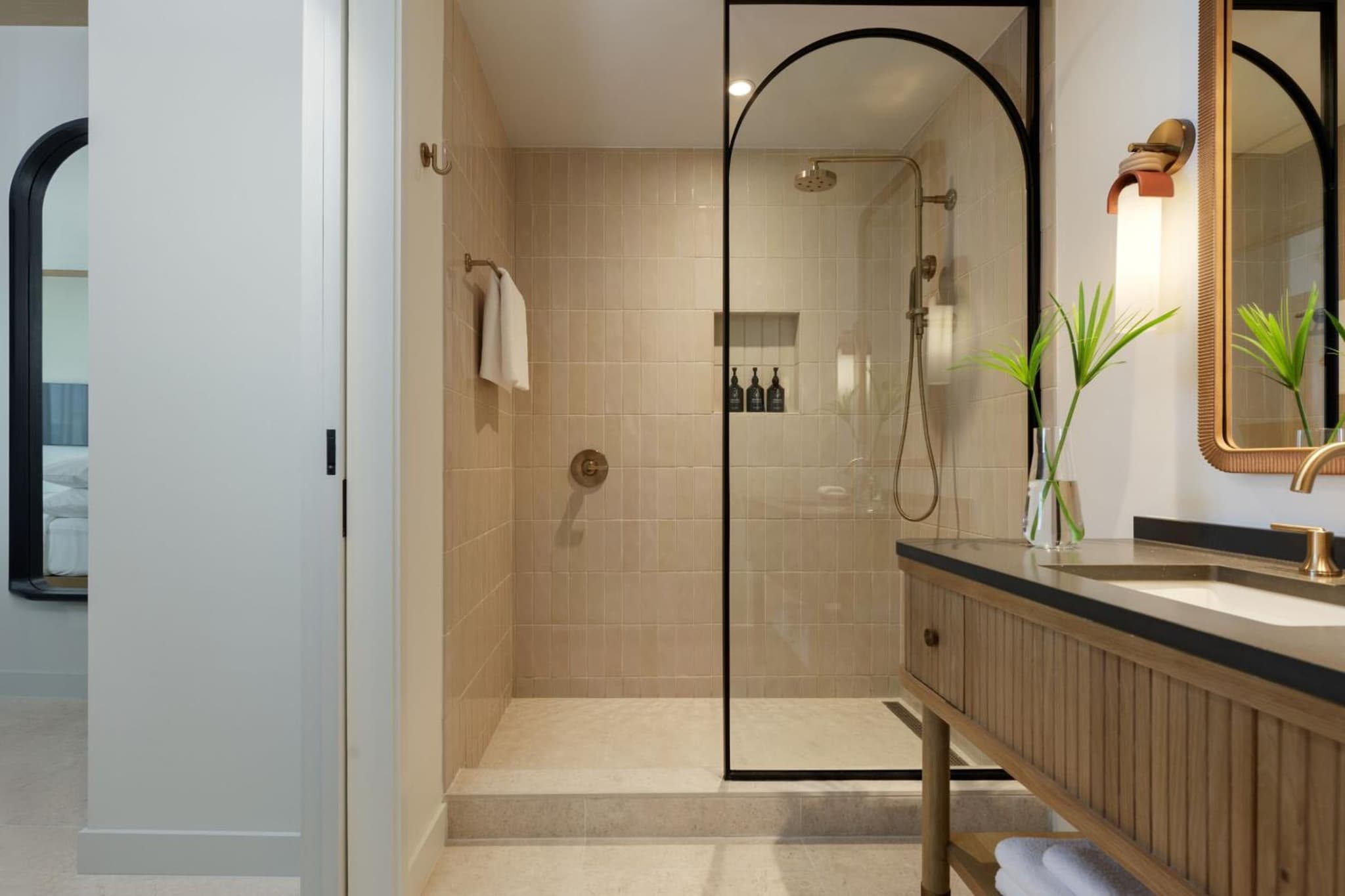 Hotel Indigo Grand Cayman by IHG photo 2