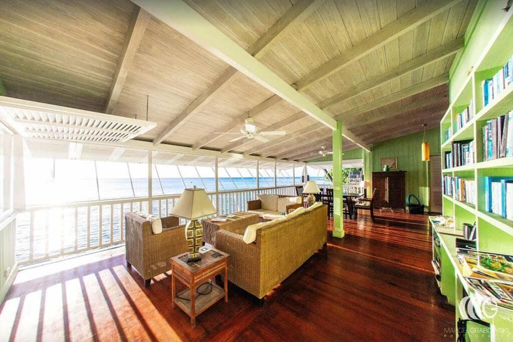 Deep Waterfront west coast 3 bed beach house photo 9
