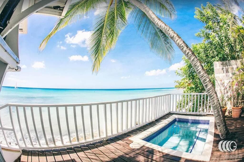 Deep Waterfront west coast 3 bed beach house photo 2
